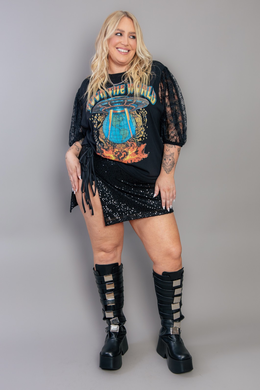 SAIA MINI COM AMARRAÇÃO DE PAETÊ PRETO SAIA MINI COM AMARRAÇÃO DE PAETÊ PRETO