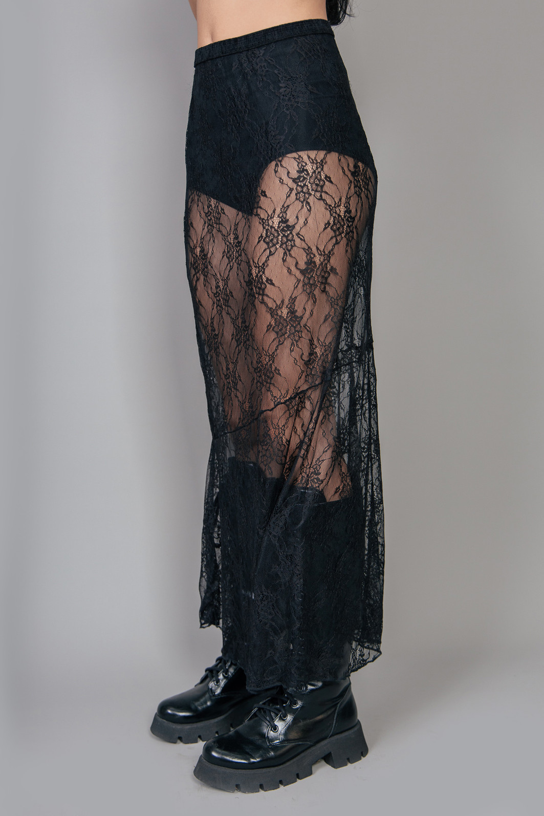 SAIA DE RENDA MIDI SEM FORRO PRETO SAIA DE RENDA MIDI SEM FORRO PRETO