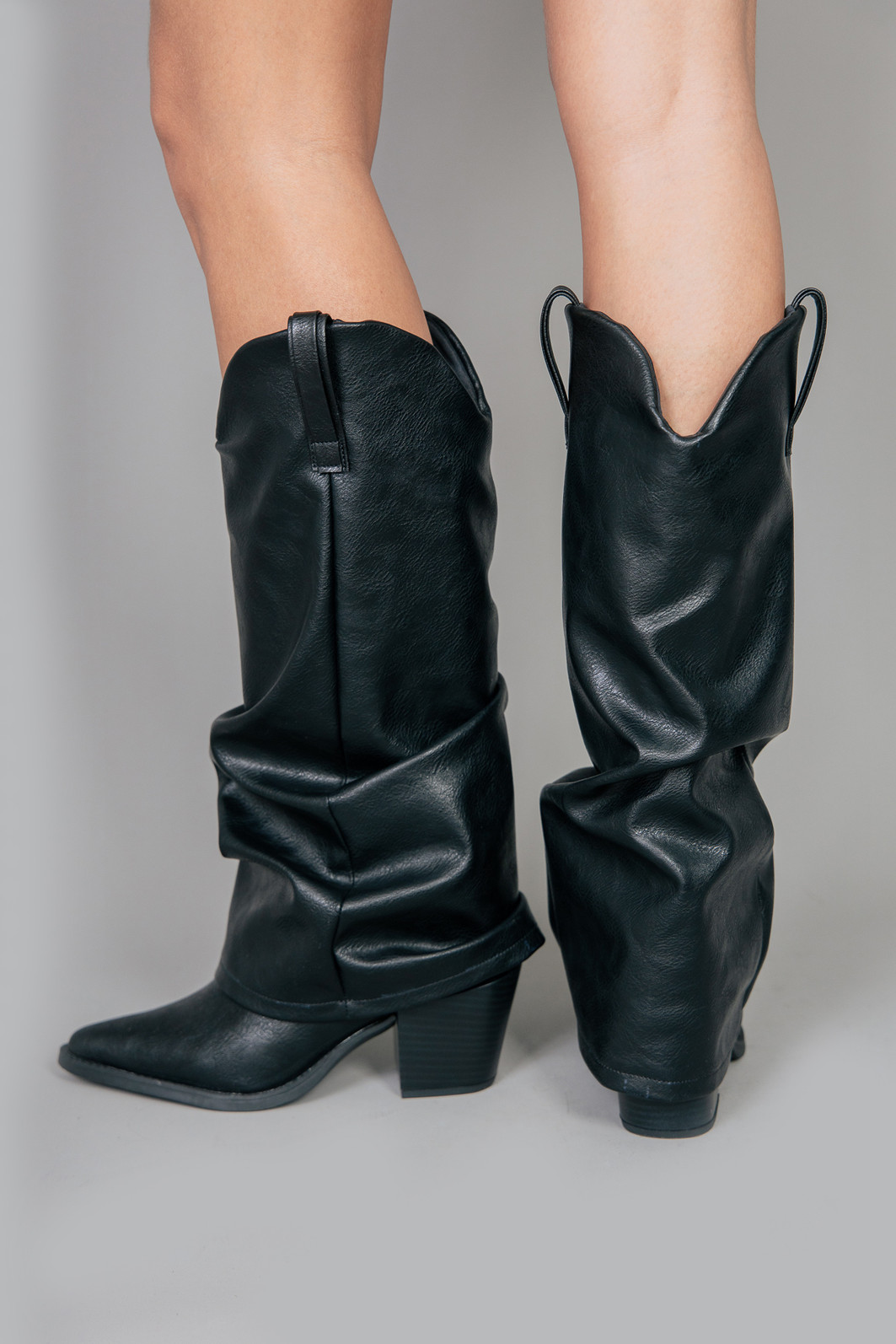 BOTA SLOUCHY PRETA BOTA SLOUCHY PRETA