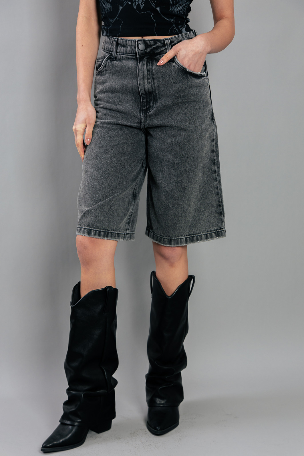 BERMUDA JORTS DE SARJA PRETA BERMUDA JORTS DE SARJA PRETA