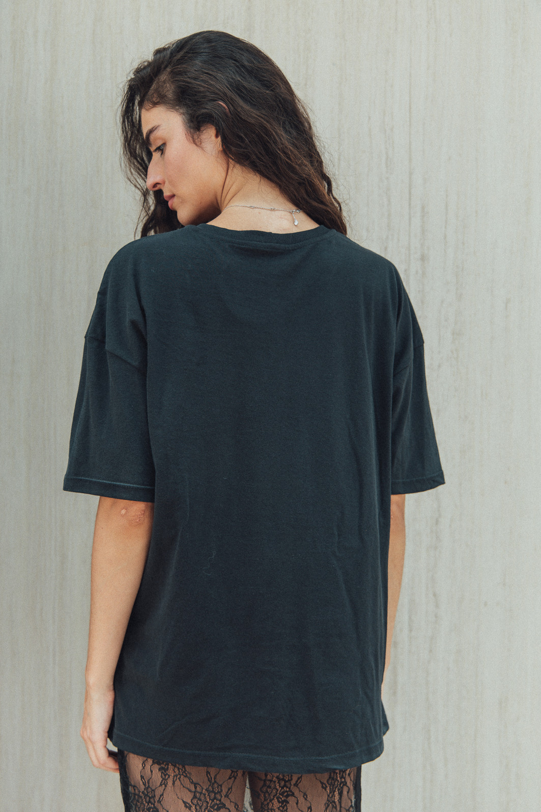 CAMISETA T-SHIRT VINTAGE PRETA ESTONADA GUNS