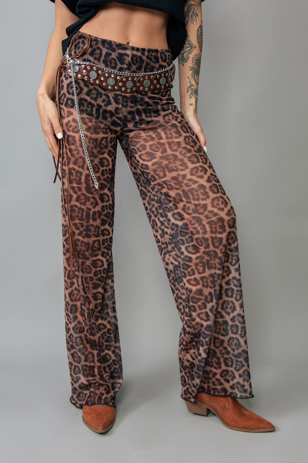 CALÇA ESTAMPA ONÇA NEW DE TULE COM FORRO CALÇA ESTAMPA ONÇA NEW DE TULE COM FORRO