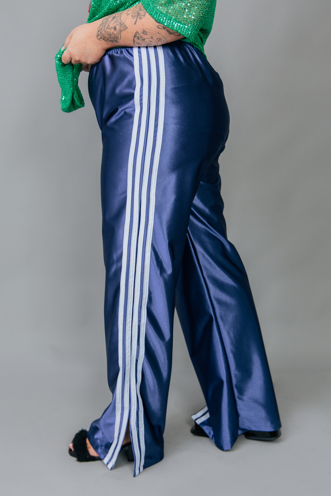 CALÇA SPORT AZUL COM LISTRAS CALÇA SPORT AZUL COM LISTRAS