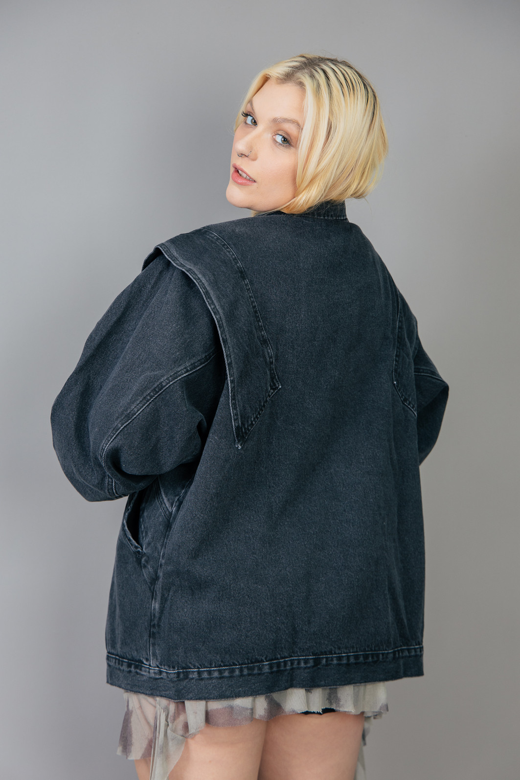 JAQUETA PRETA OVERSIZED 80s JAQUETA PRETA OVERSIZED 80s