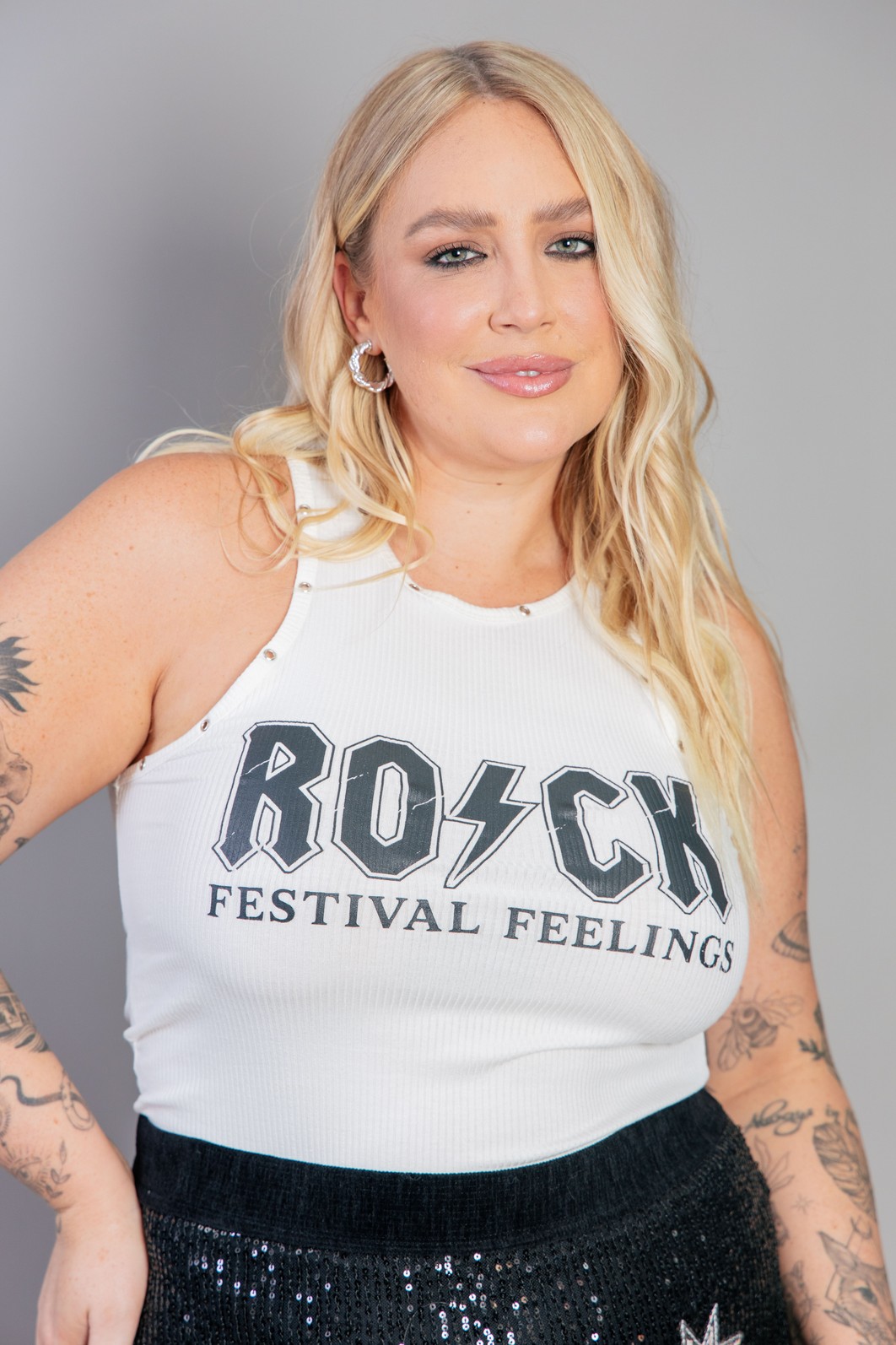 REGATA CANELADA COM ILHOSES OFF WHITE ROCK REGATA CANELADA COM ILHOSES OFF WHITE ROCK
