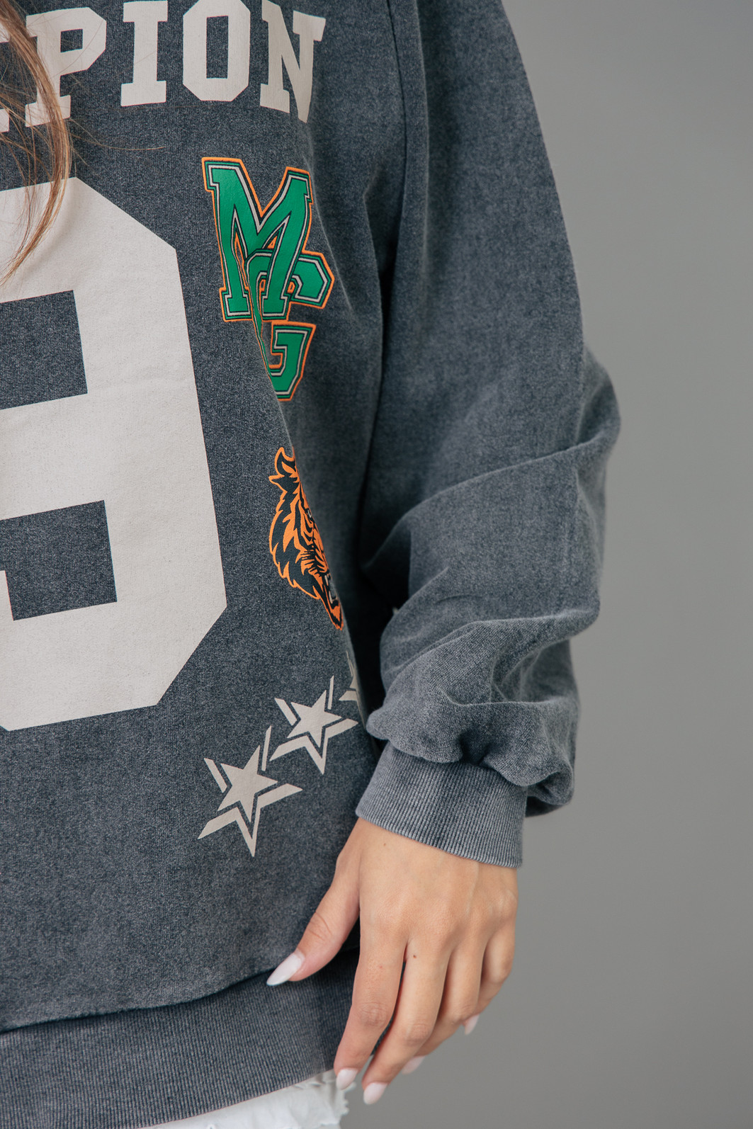 MOLETOM OVERSIZED PRETO MARMORIZADO CHAMPION MOLETOM OVERSIZED PRETO MARMORIZADO CHAMPION