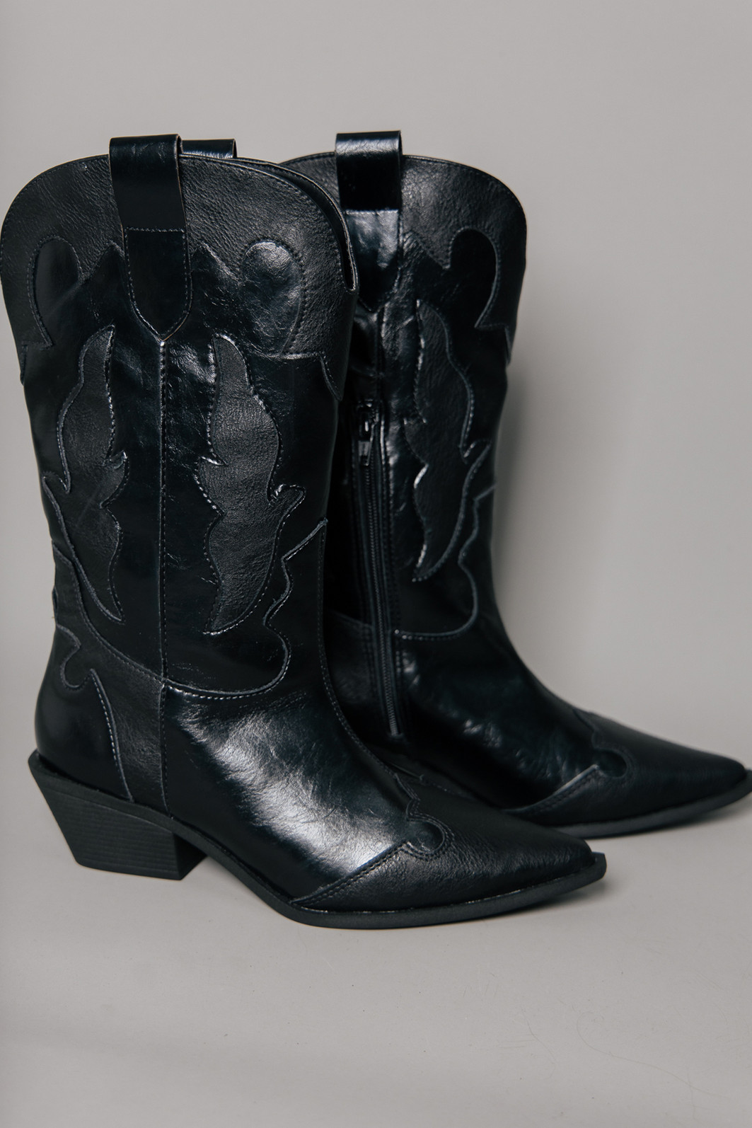 BOTA WESTERN COM BORDADO PRETA