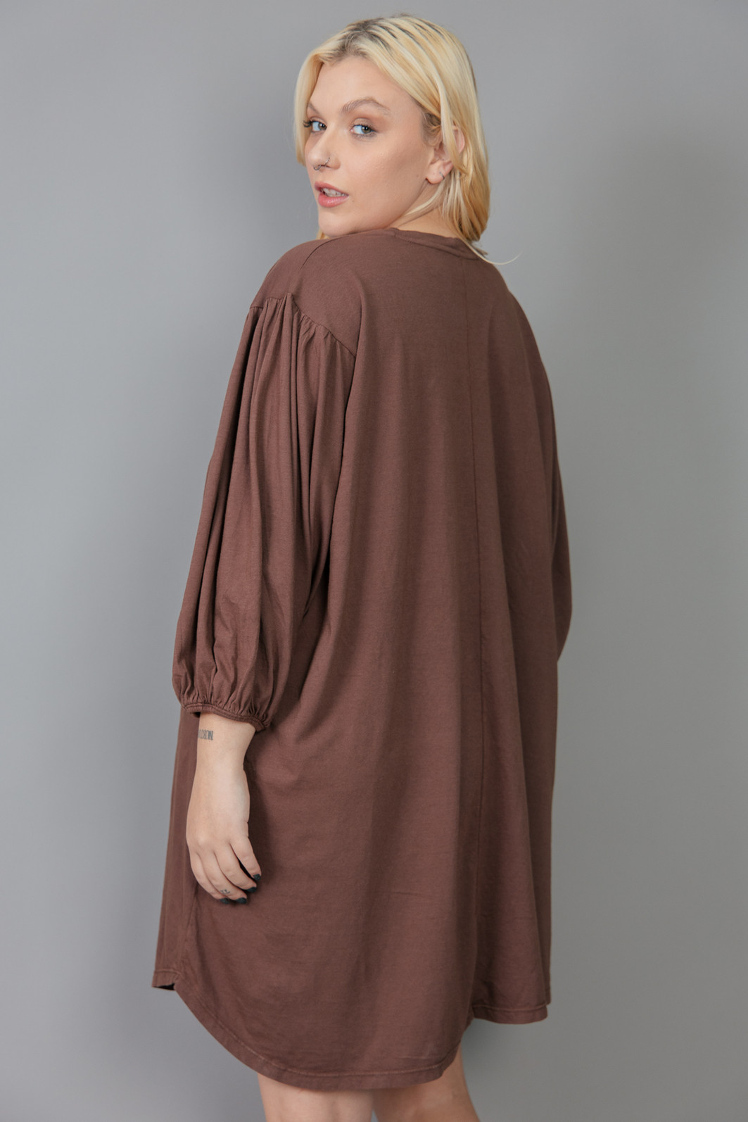 VESTIDO AMPLO COM MANGA BUFANTE BORN FREE