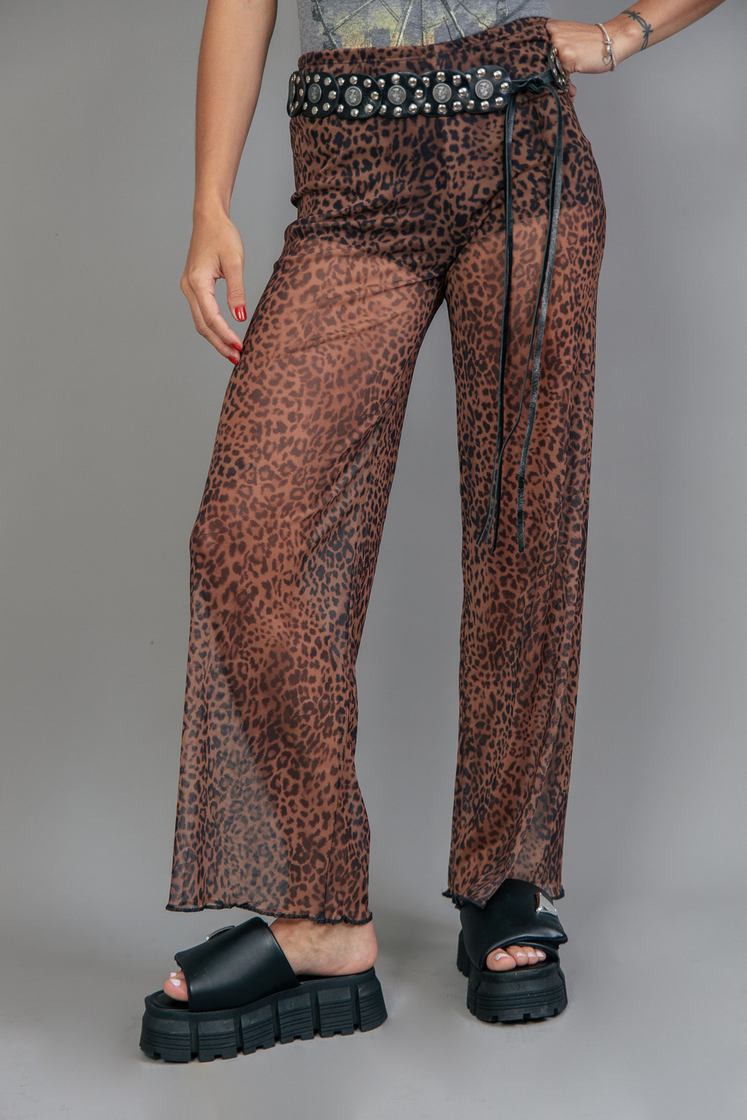 CALÇA DE ONCINHA EM TULE COM FORRO CALÇA DE ONCINHA EM TULE COM FORRO