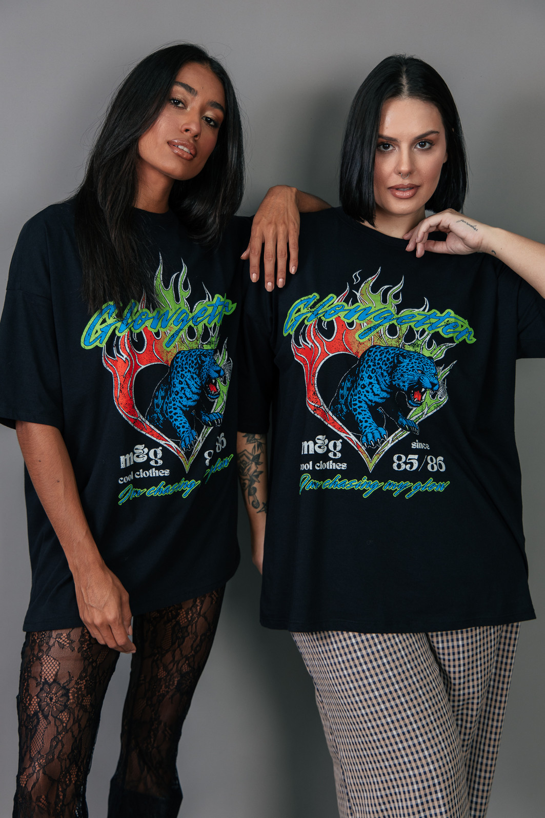 T-SHIRT OVERSIZED PRETA GLOWGETTER