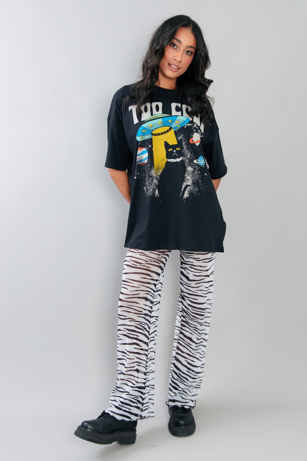 CAMISETA T-SHIRT OVERSIZED PRETA  TOO COOL CAMISETA T-SHIRT OVERSIZED PRETA  TOO COOL