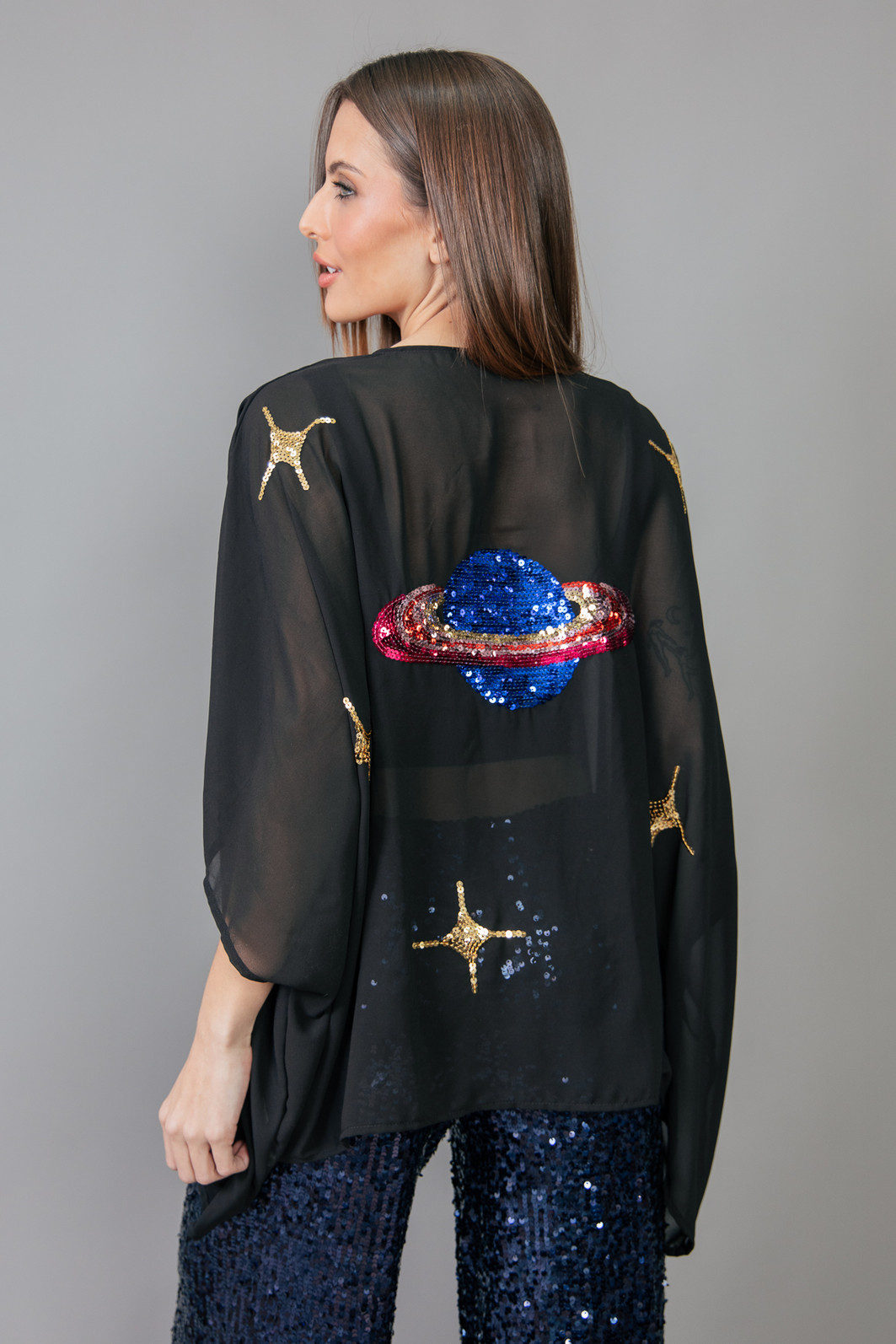 KIMONO PRETO DE TECIDO COM BORDADO DE PAETÊ PLANETA KIMONO PRETO DE TECIDO COM BORDADO DE PAETÊ PLANETA