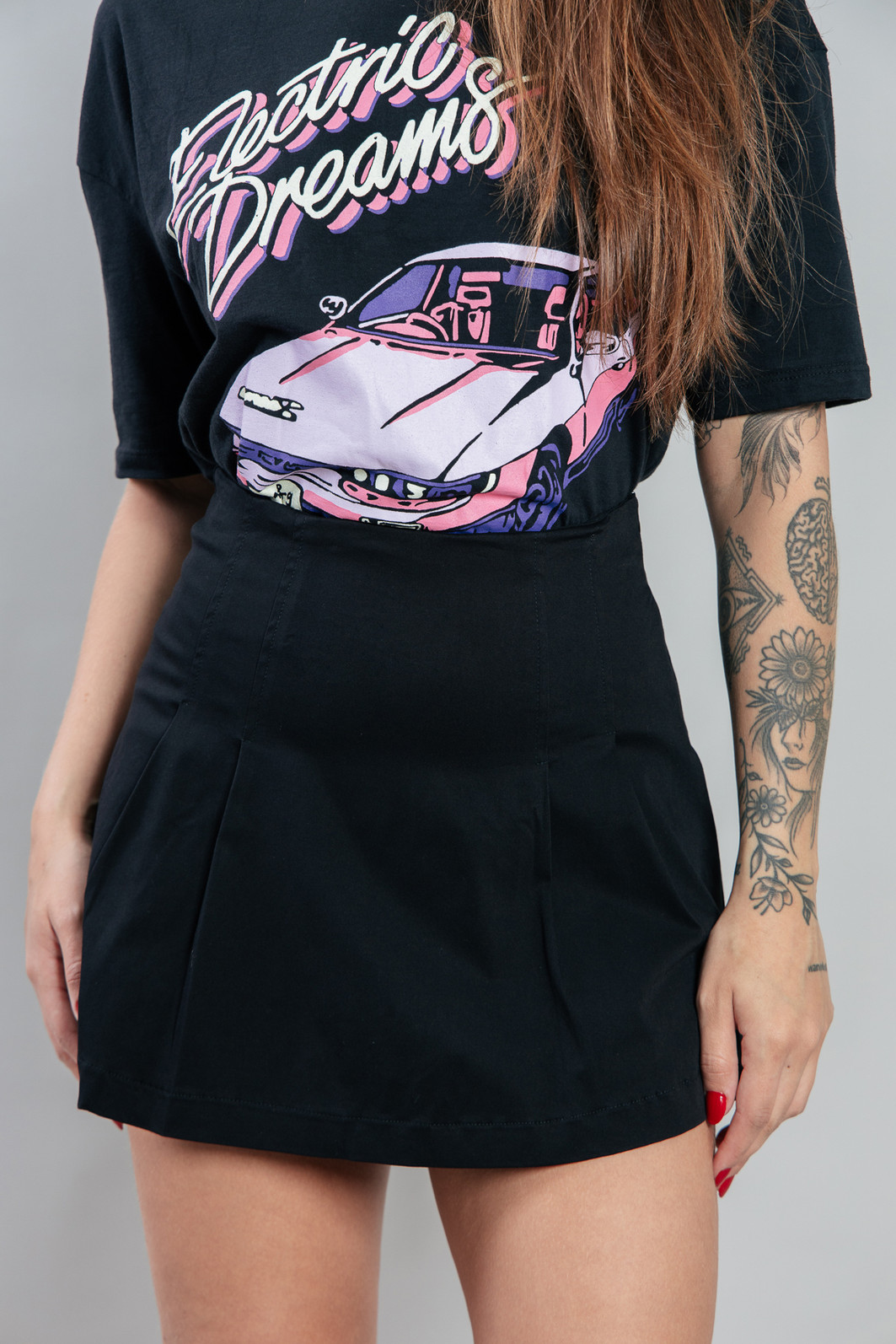 SHORT SAIA PRETO DE PREGAS SHORT SAIA PRETO DE PREGAS