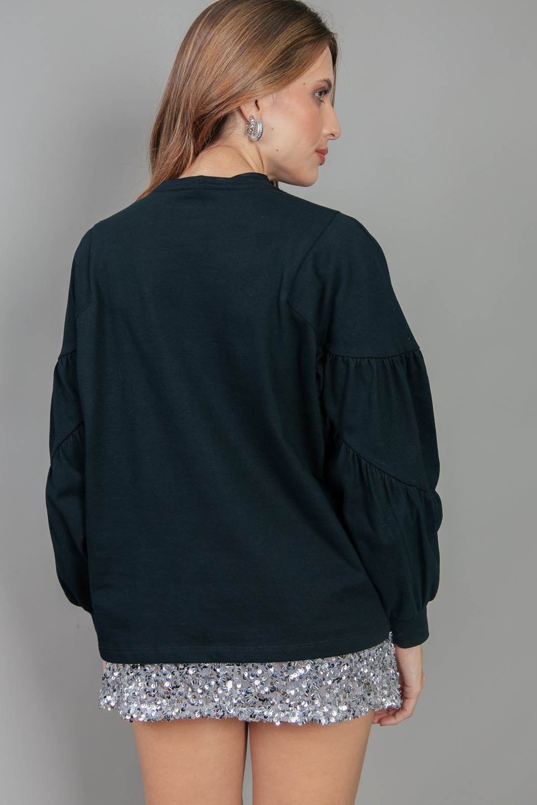 BLUSA MANGA LONGA AMPLA PRETA GLOWGETTER BLUSA MANGA LONGA AMPLA PRETA GLOWGETTER