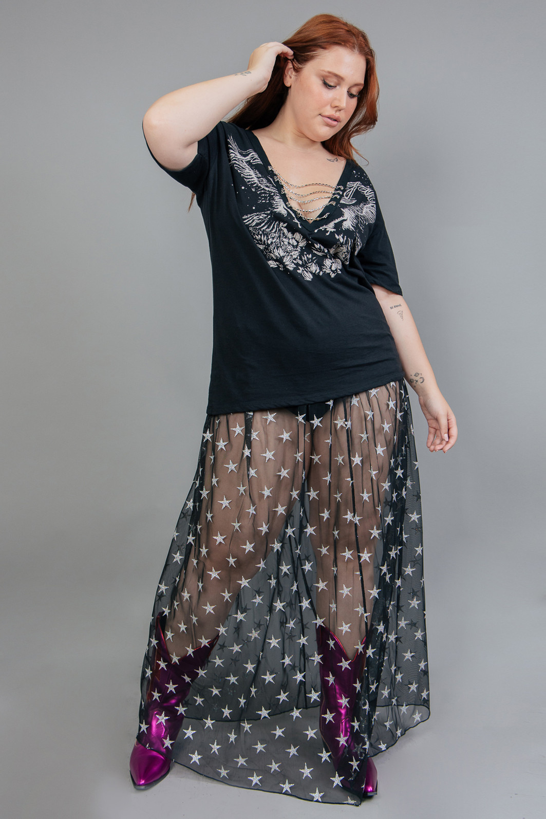 T-SHIRT VINTAGE PRETA DECOTE V COM CORRENTES EAGLE T-SHIRT VINTAGE PRETA DECOTE V COM CORRENTES EAGLE