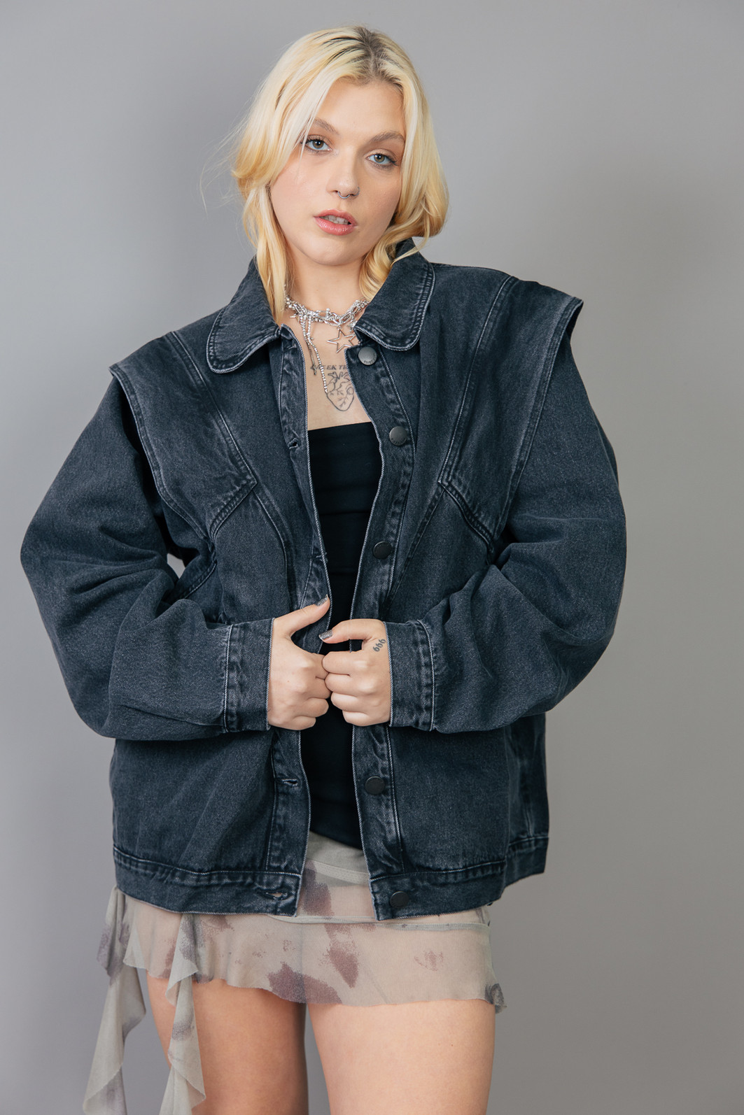 JAQUETA PRETA OVERSIZED 80s JAQUETA PRETA OVERSIZED 80s
