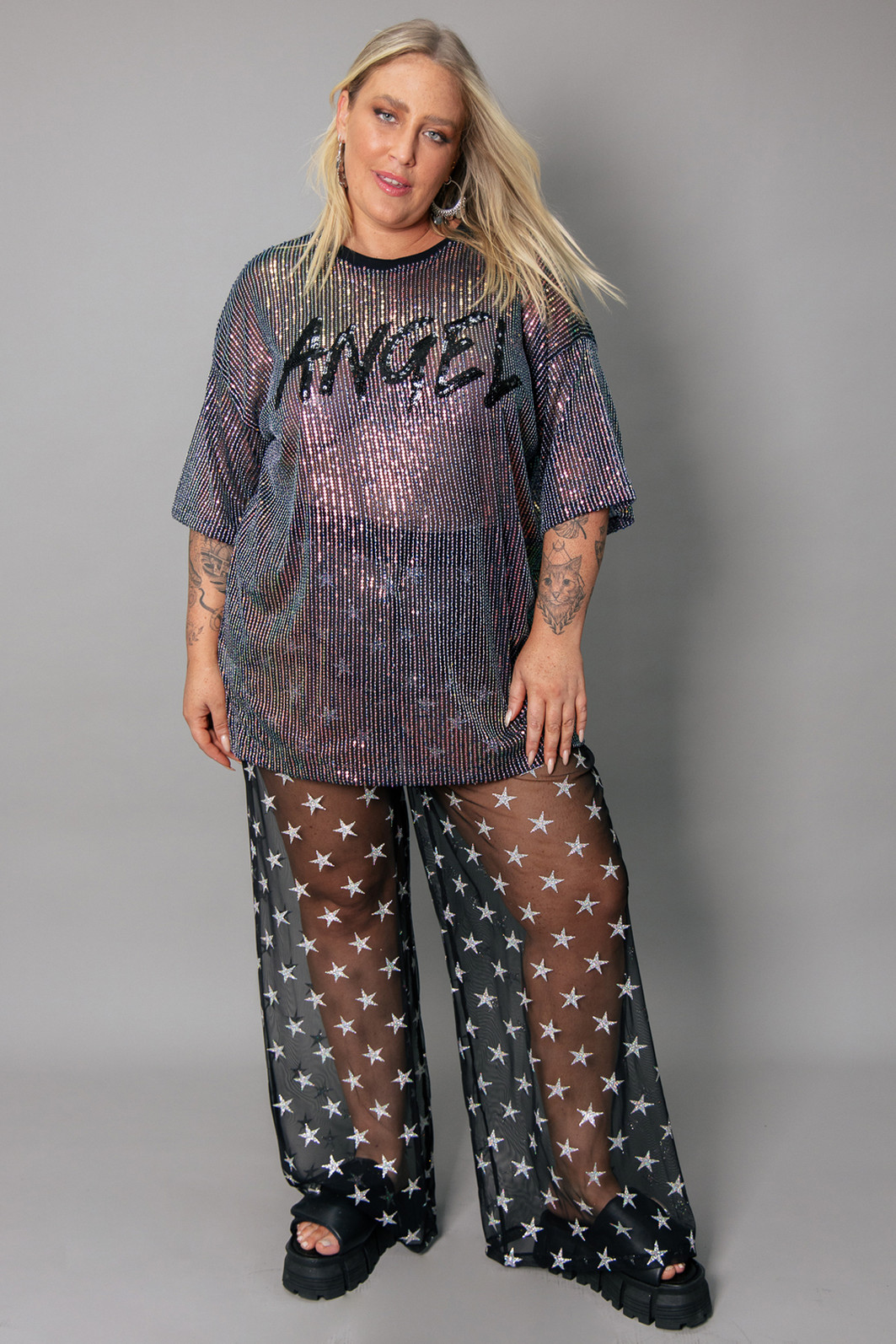 T-SHIRT OVERSIZED DE DE PAETÊS FURTACOR ANGEL T-SHIRT OVERSIZED DE DE PAETÊS FURTACOR ANGEL