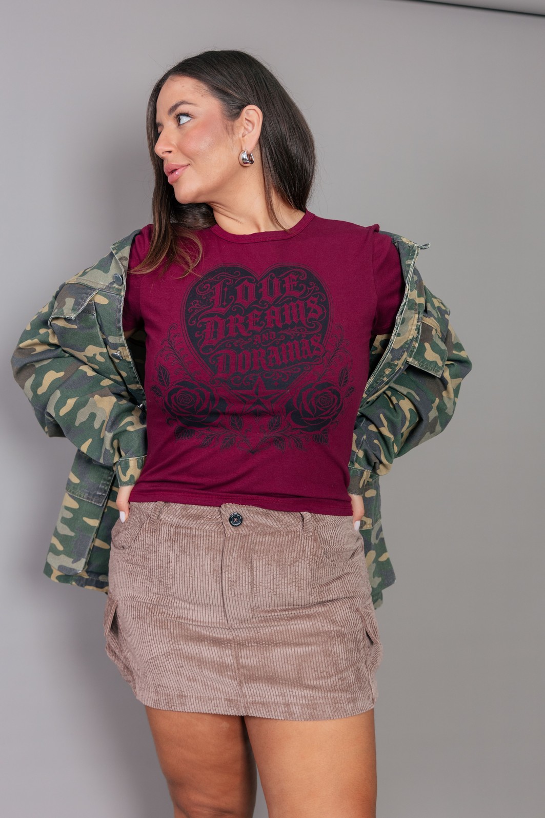 CAMISETA BABYLOOK VERMELHA LOVE DREAMS CAMISETA BABYLOOK VERMELHA LOVE DREAMS