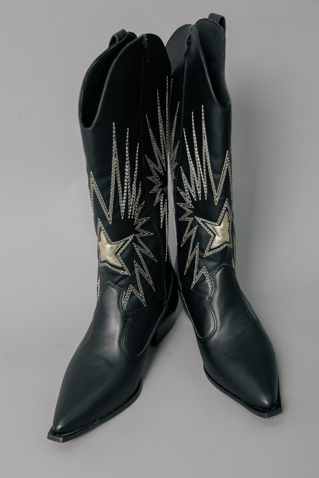 BOTA WESTERN BORDADA SPARKLE PRETA