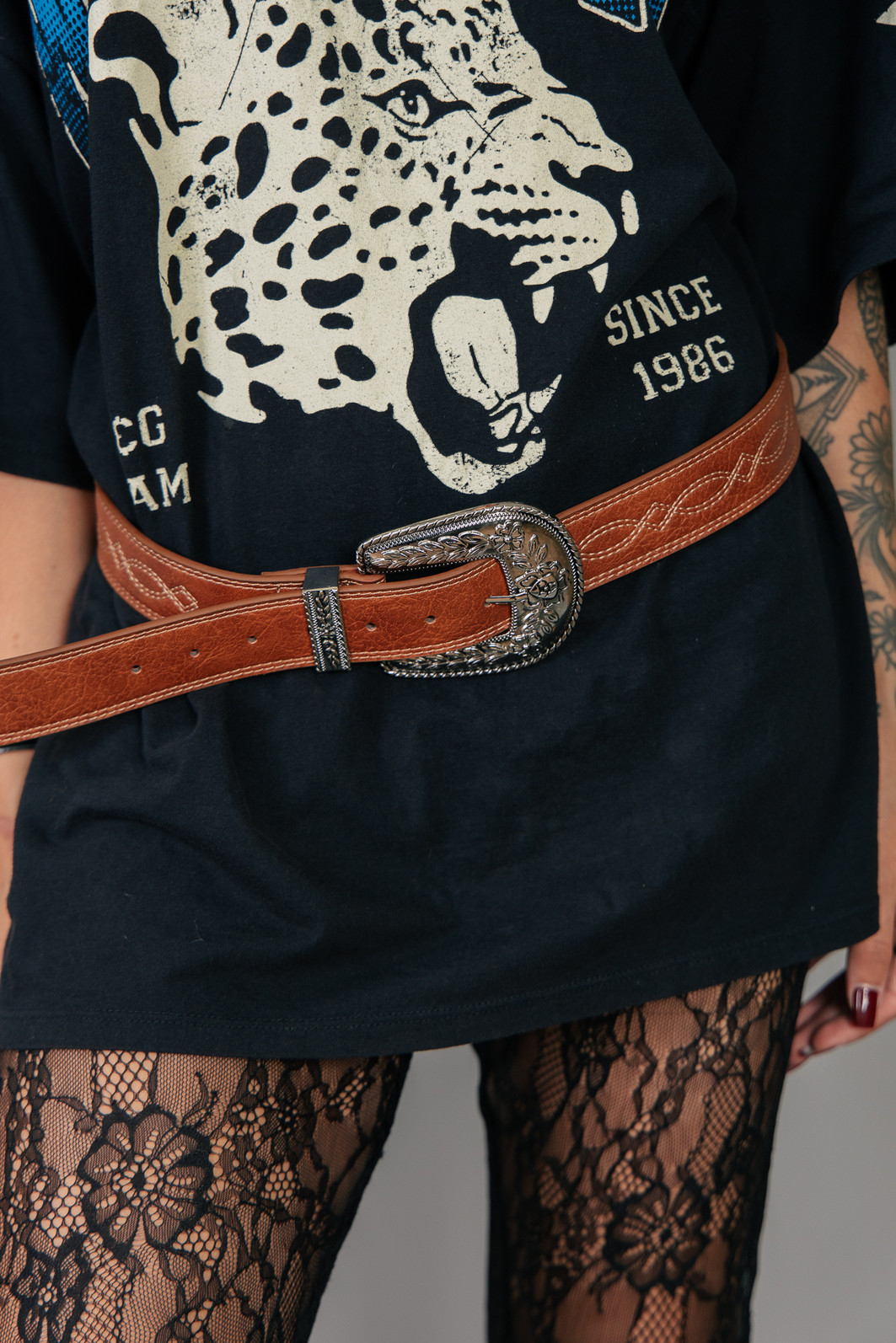 CINTO VINTAGE BOHO CARAMELO COM BORDADO CINTO VINTAGE BOHO CARAMELO COM BORDADO