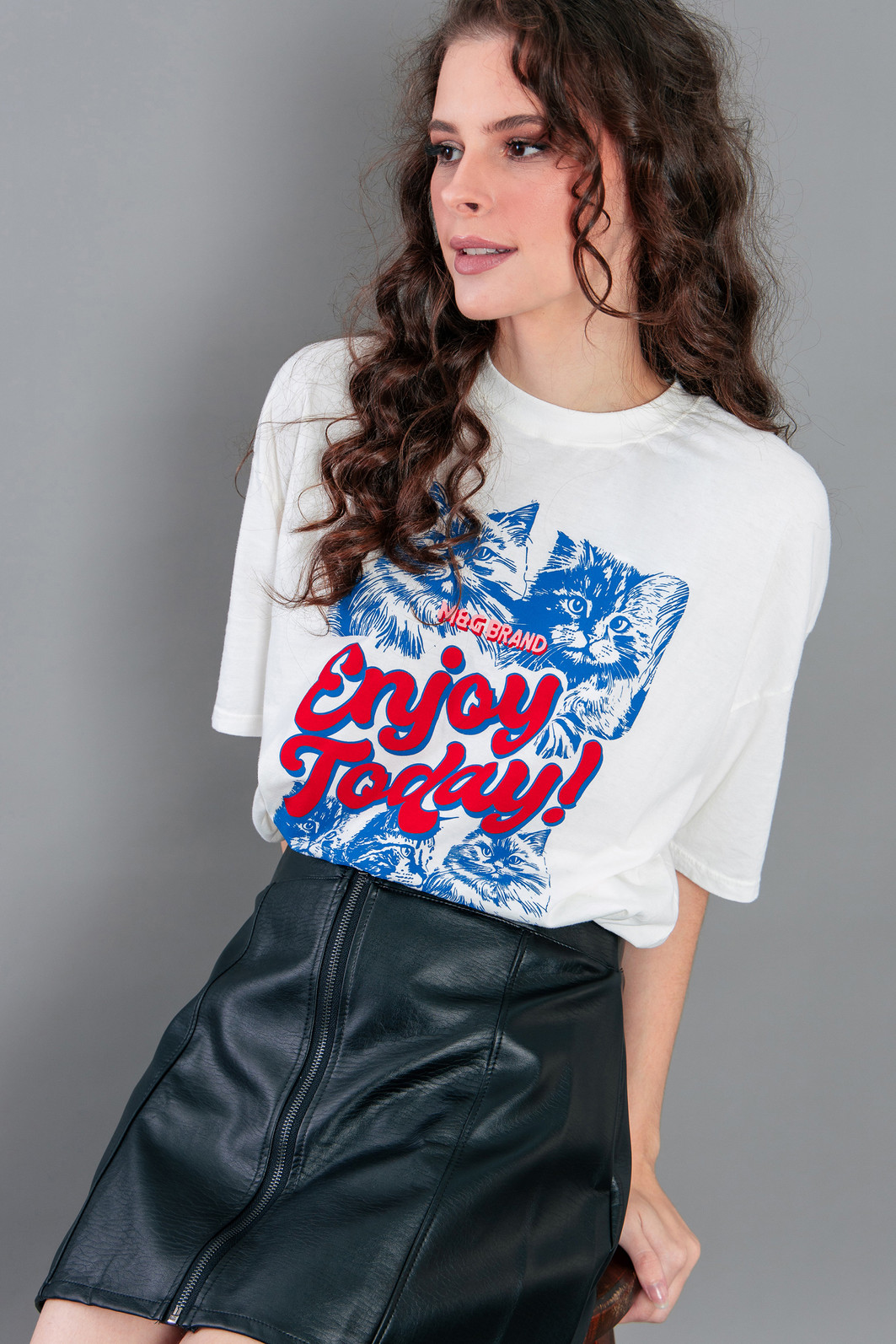 CAMISETA T-SHIRT VINTAGE OFF WHITE ENJOY TODAY CAMISETA T-SHIRT VINTAGE OFF WHITE ENJOY TODAY