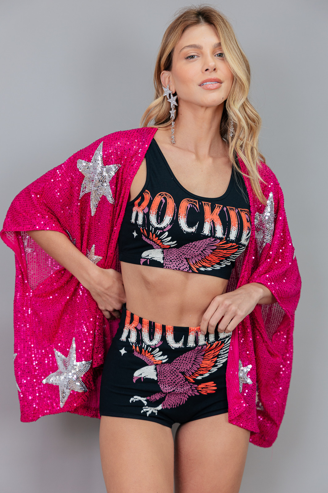 KIMONO DE PAETÊ ROSA COM BORDADO ESTRELAS PRATA