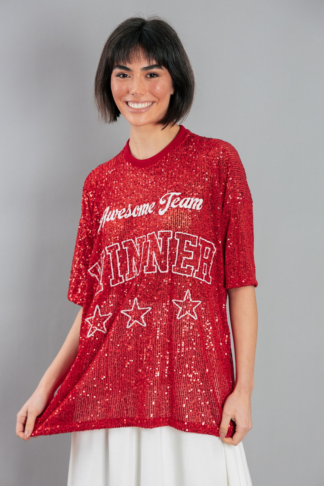 CAMISETA T-SHIRT OVERSIZED DE PAETÊ VERMELHO WINNER CAMISETA T-SHIRT OVERSIZED DE PAETÊ VERMELHO WINNER