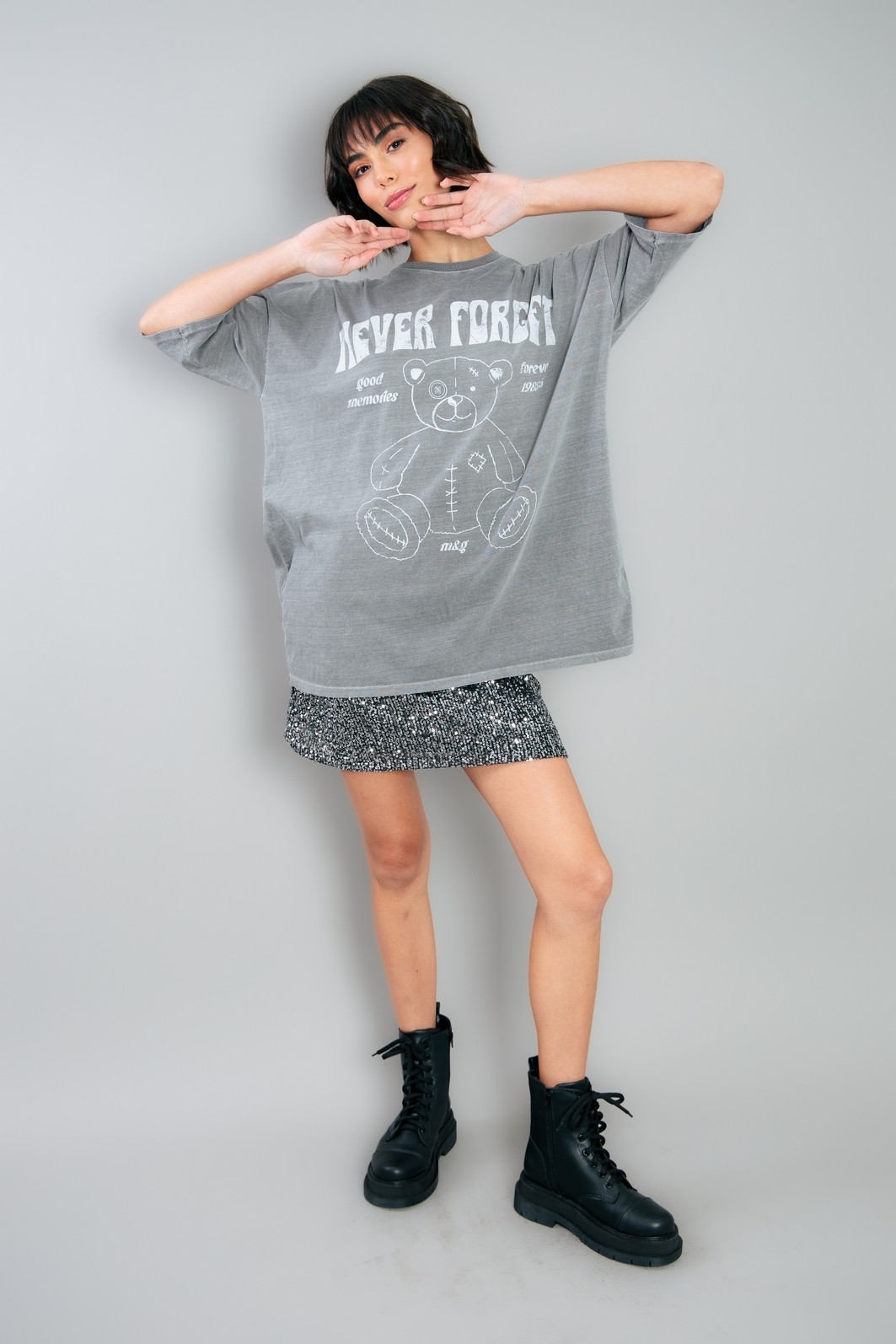 CAMISETA T-SHIRT OVERSIZED CINZA NEVER FORGET