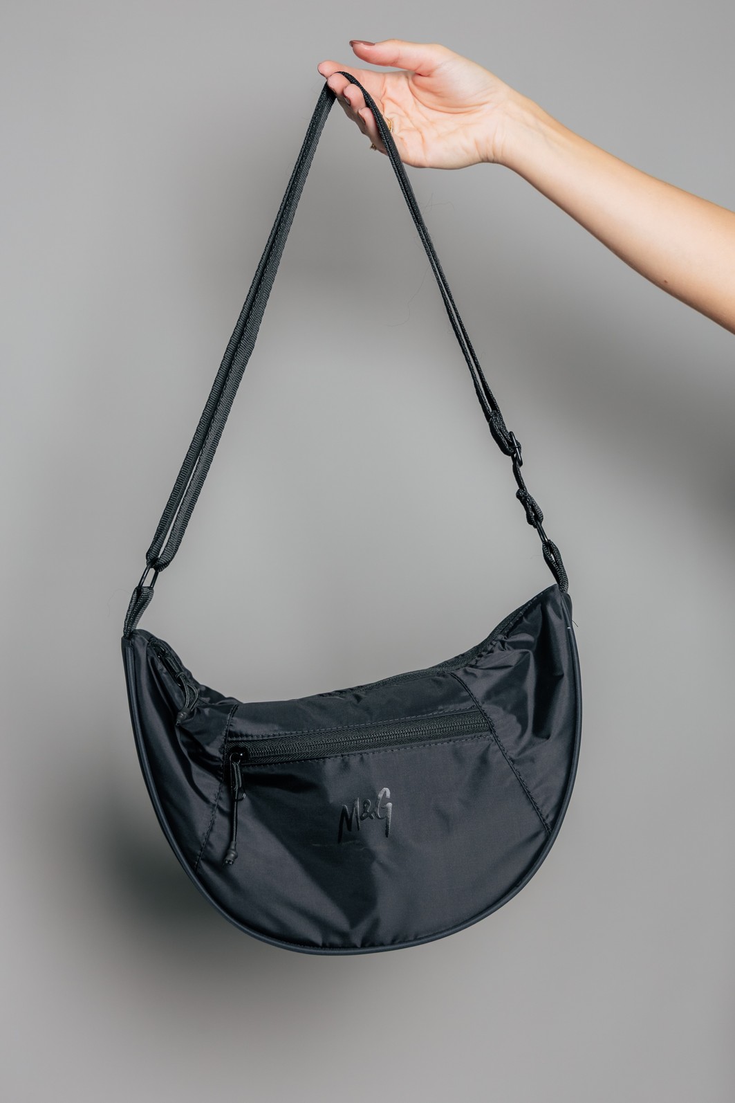 BOLSA NYLON PRETA COM ZÍPER BOLSA NYLON PRETA COM ZÍPER