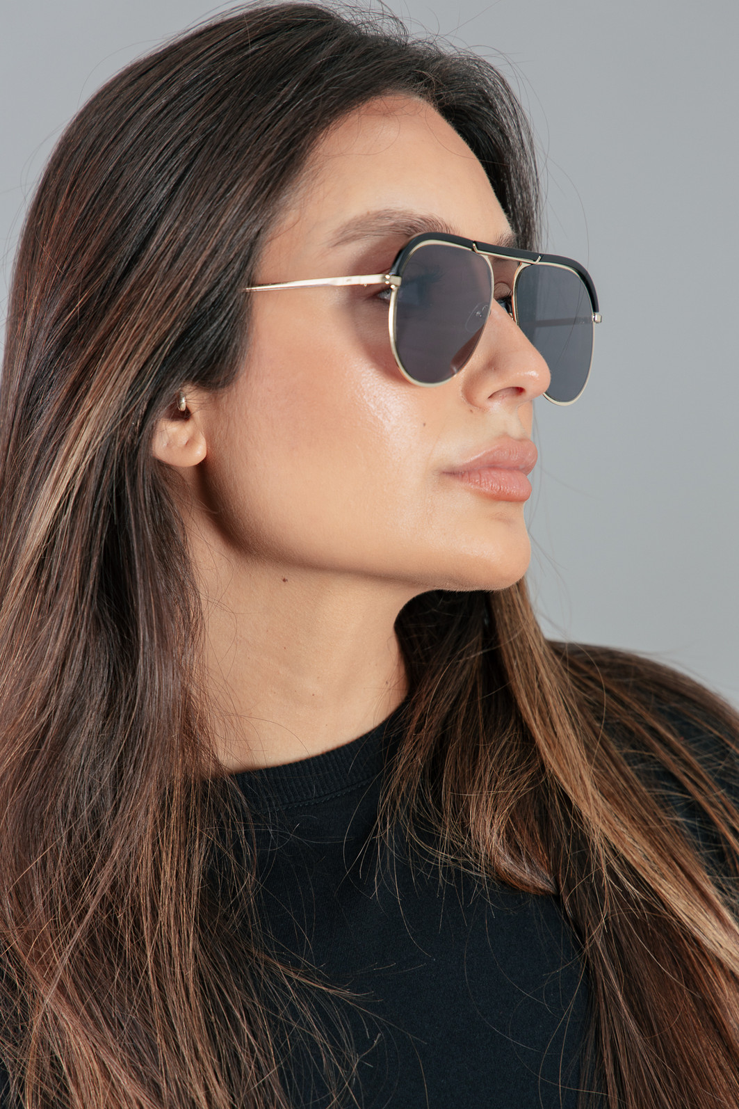 ÓCULOS AVIADOR PRETO E DOURADO