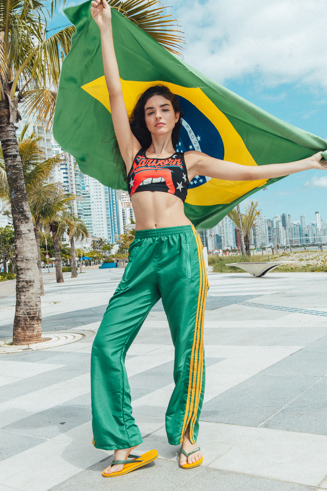 CALÇA ESPORTIVA BRASIL VERDE E AMARELO