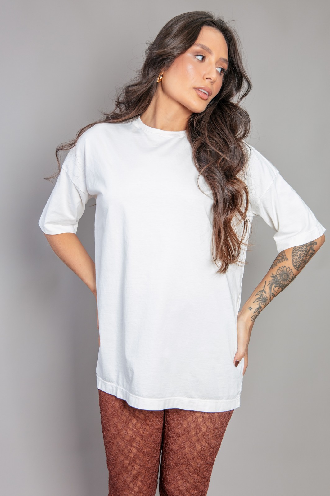 KIT 3 CAMISETAS BÁSICAS OVERSIZED