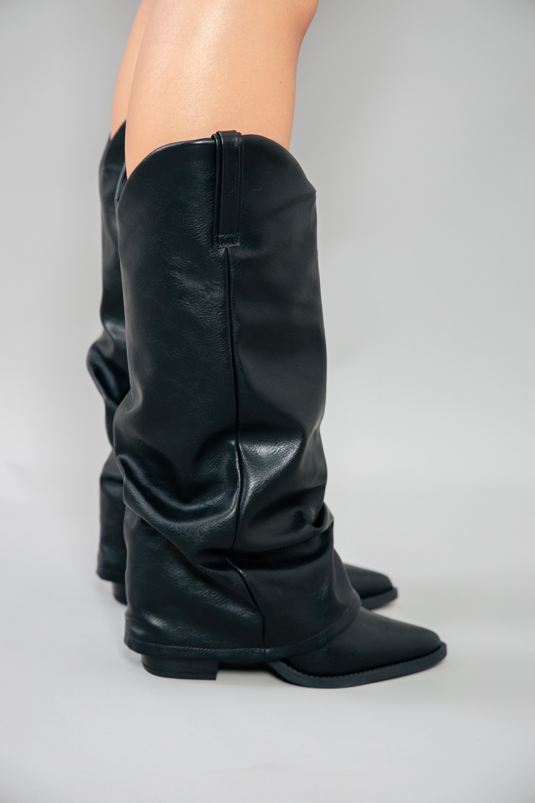 BOTA SLOUCHY PRETA BOTA SLOUCHY PRETA