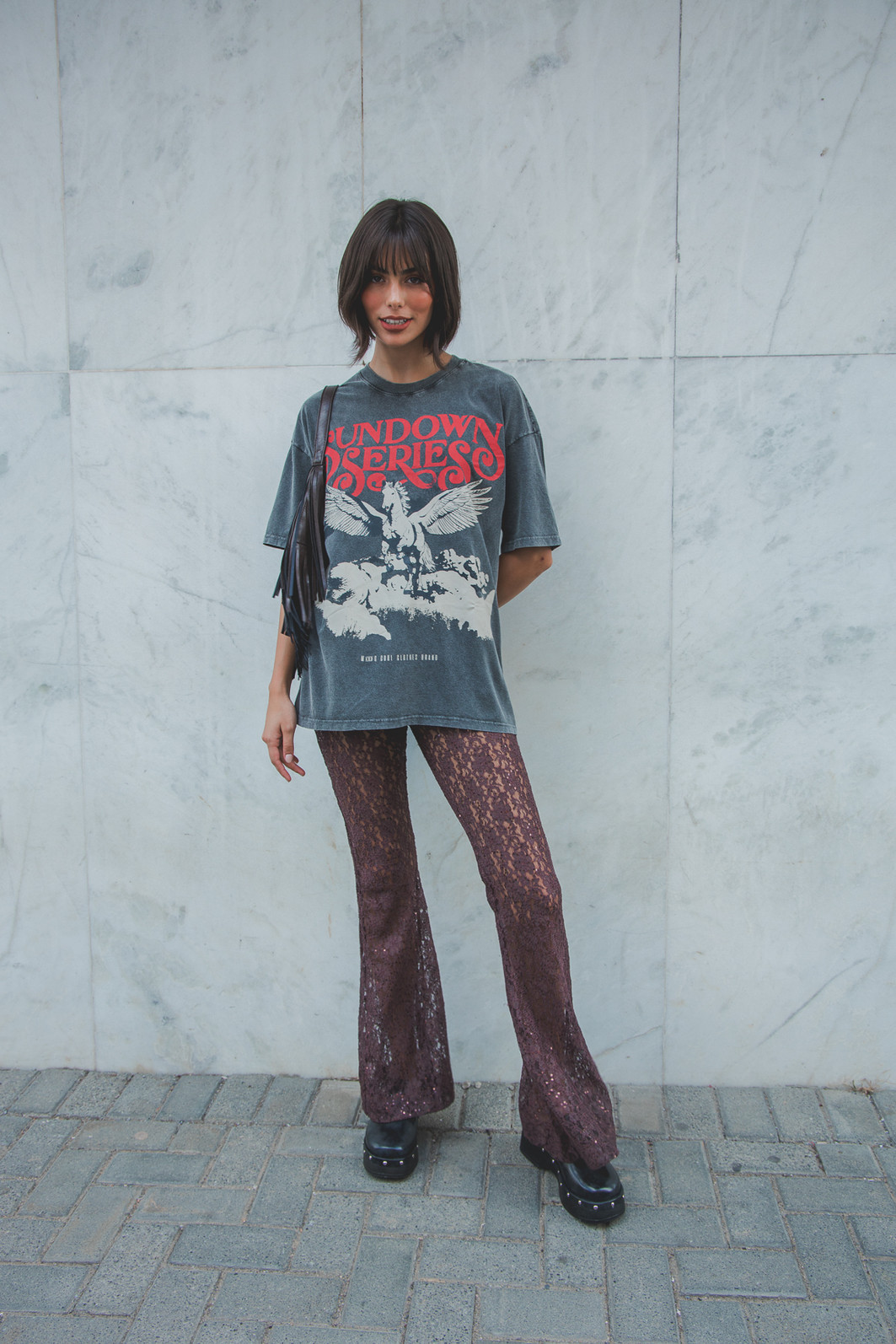 CALÇA DE RENDA TRANSPARENTE COM PAETÊ MARROM CALÇA DE RENDA TRANSPARENTE COM PAETÊ MARROM
