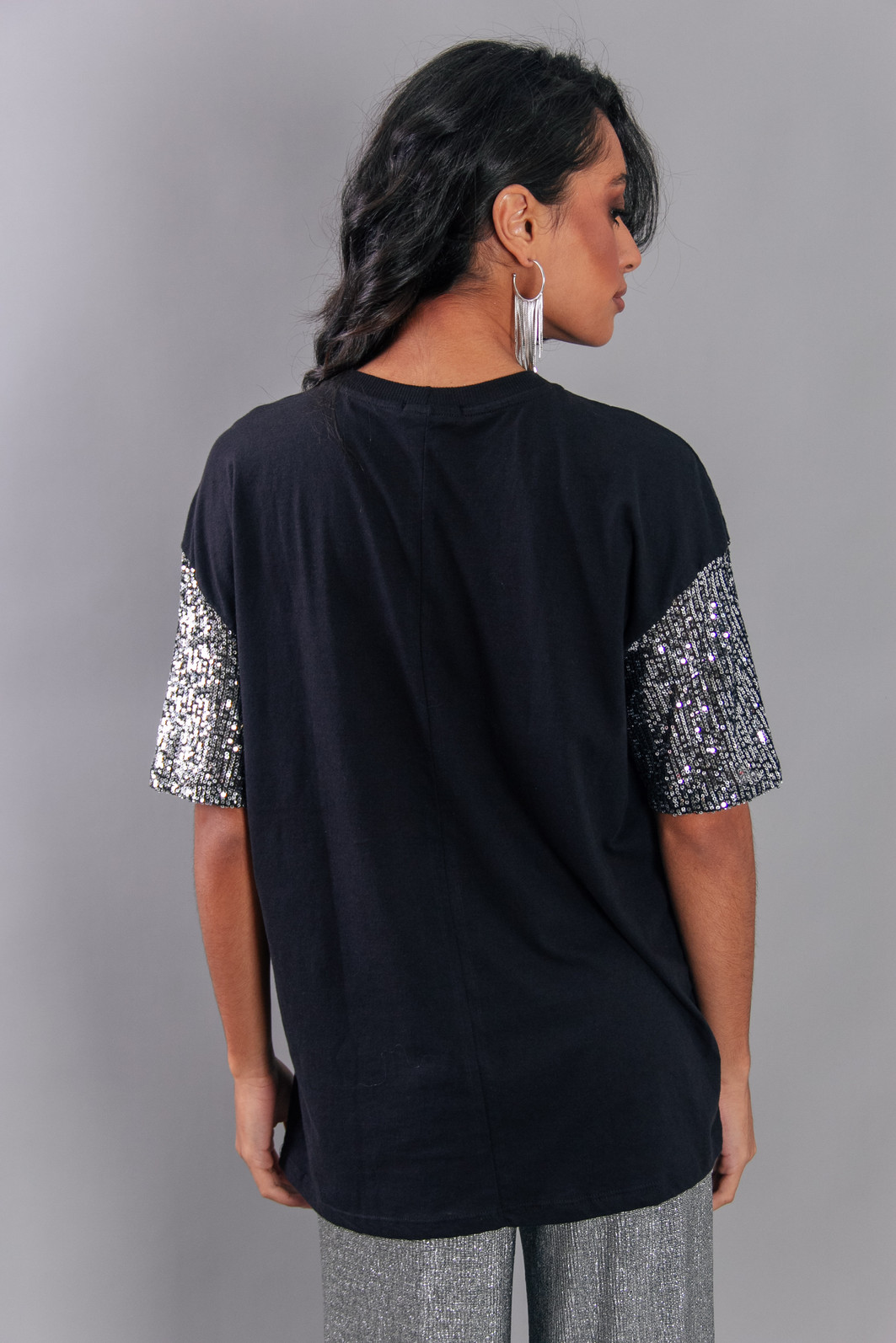 CAMISETA T-SHIRT VINTAGE PRETA FOREVER MANGA PAETÊ PRATA CAMISETA T-SHIRT VINTAGE PRETA FOREVER MANGA PAETÊ PRATA