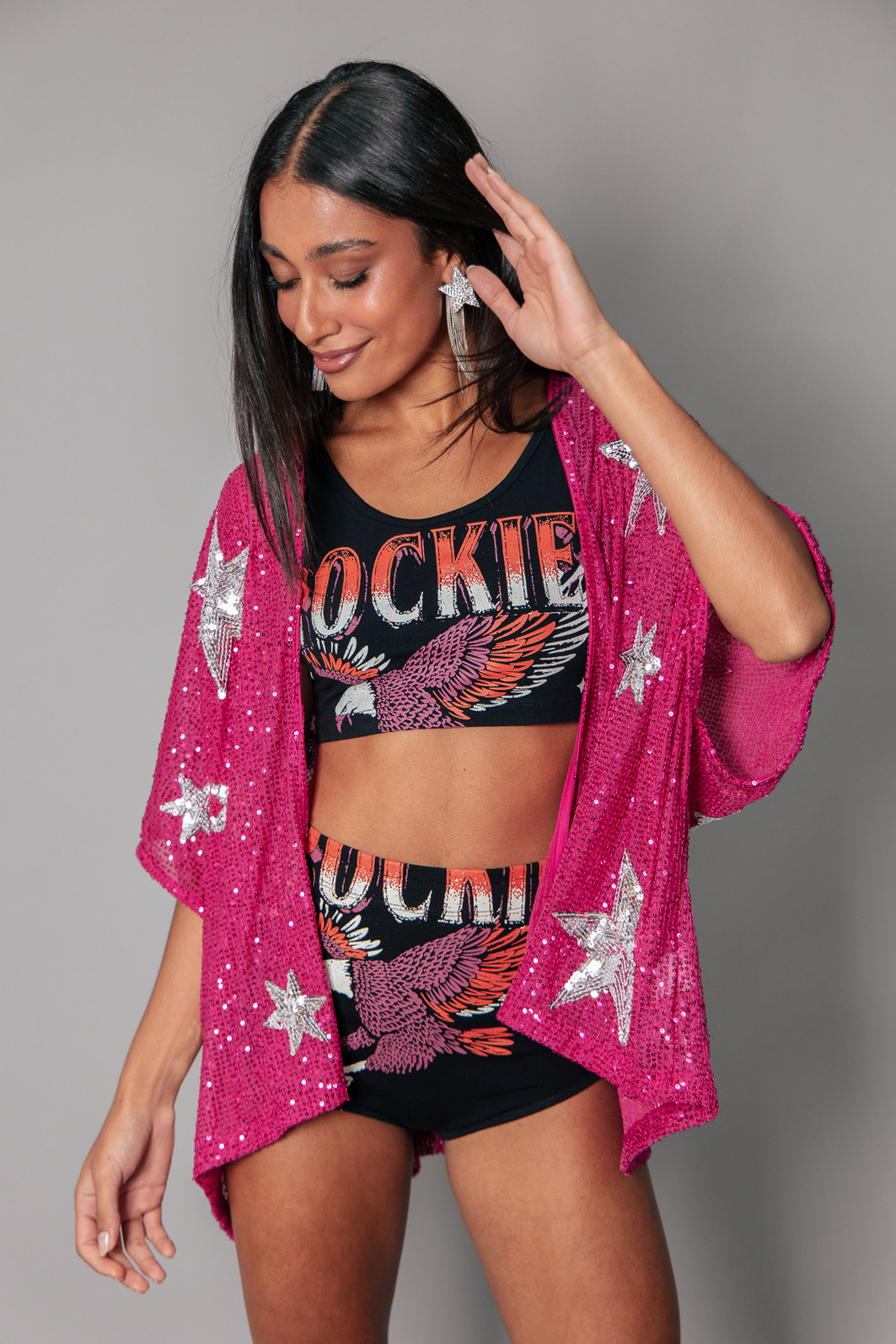 KIMONO DE PAETÊ ROSA COM BORDADO ESTRELAS PRATA