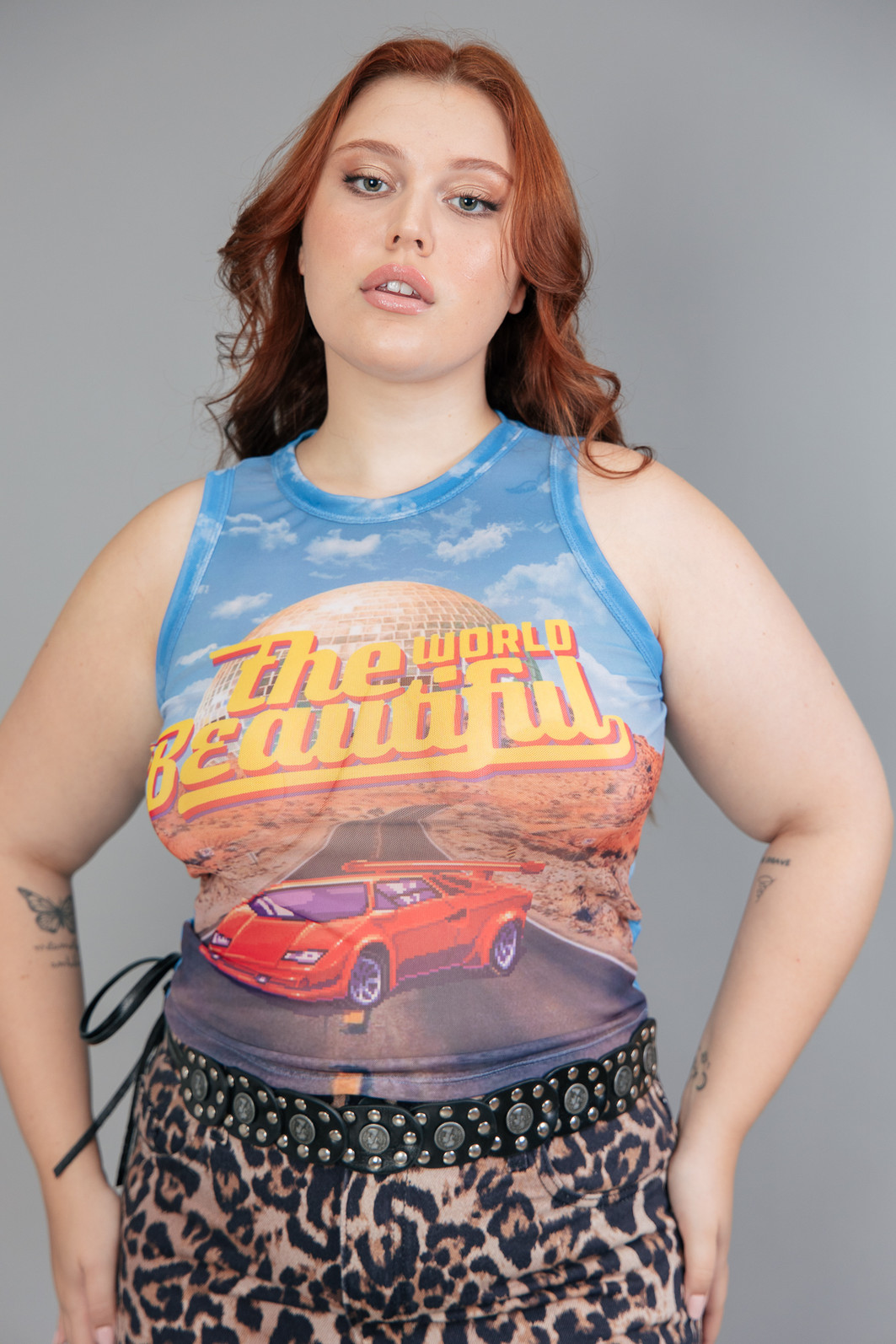 BLUSA REGATA DE TULE ESTAMPADA THE WORLD