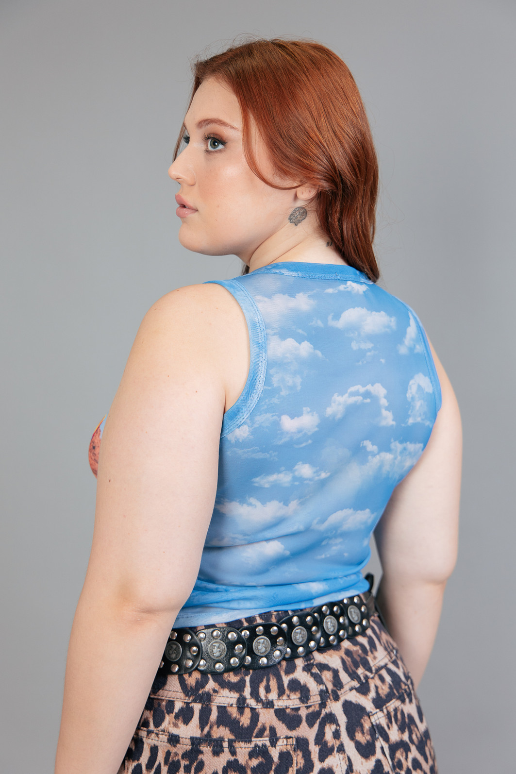 BLUSA REGATA DE TULE ESTAMPADA THE WORLD