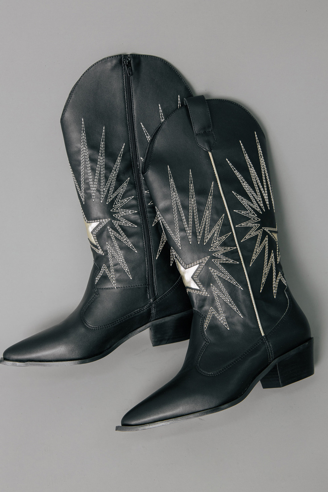 BOTA WESTERN BORDADA SPARKLE PRETA