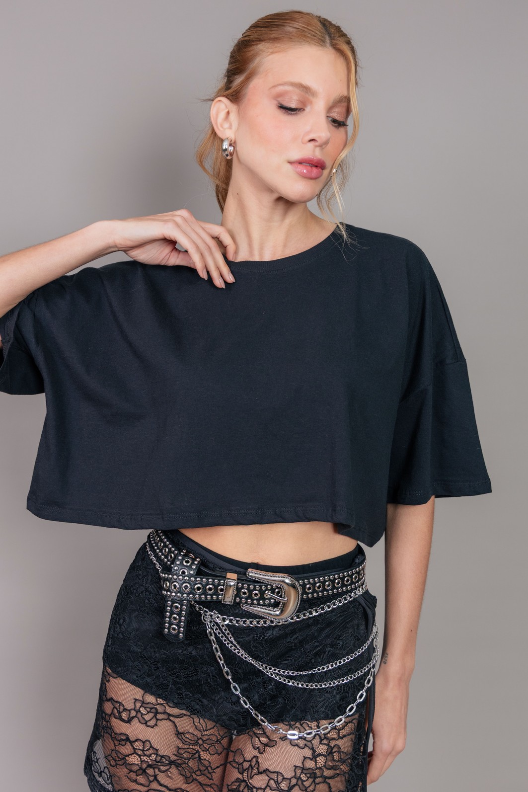 CAMISETA CROPPED AMPLA BÁSICA PRETA CAMISETA CROPPED AMPLA BÁSICA PRETA