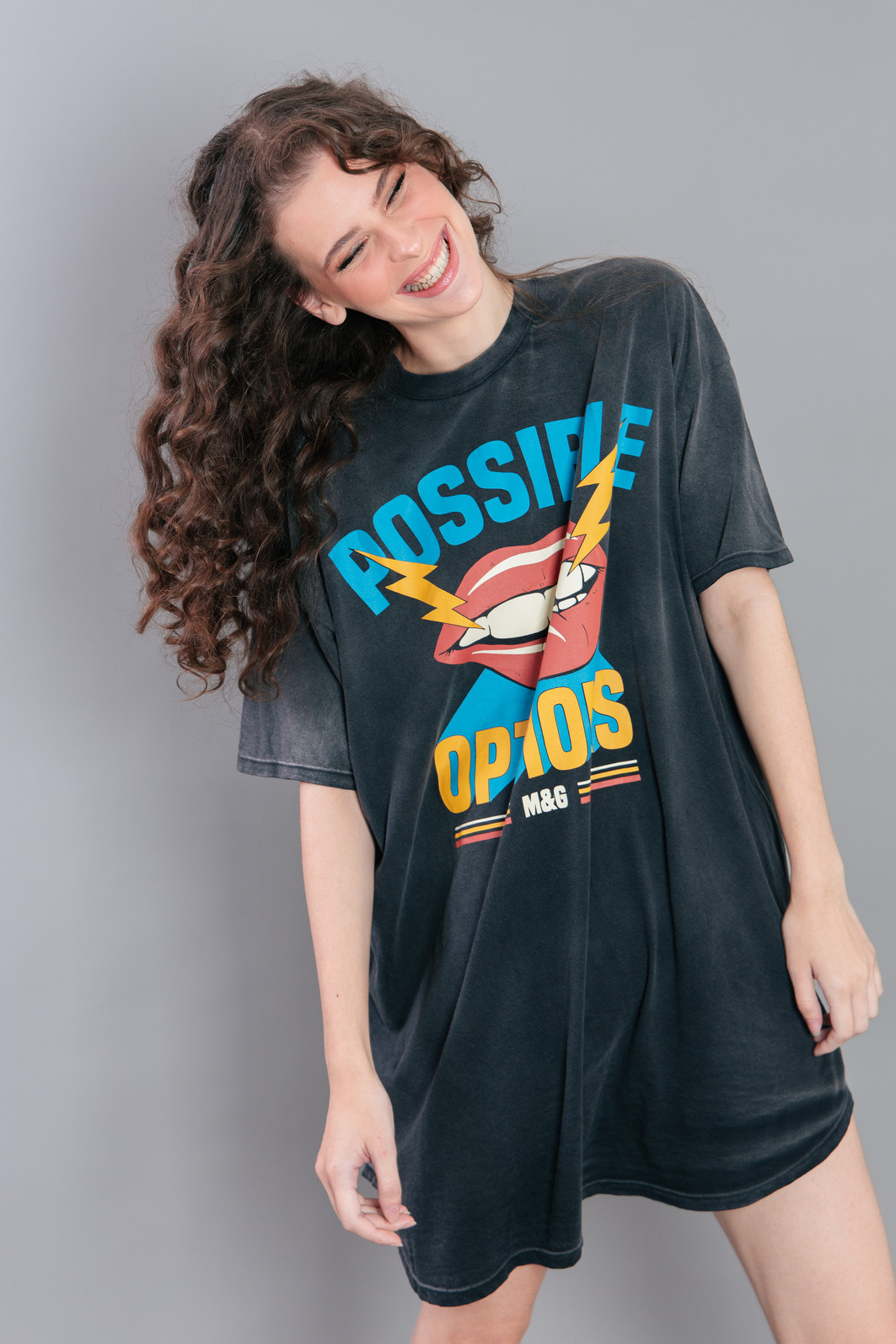 VESTIDO AMPLO COM PREGA COSTAS PRETO MARMORIZADO POSSIBLE VESTIDO AMPLO COM PREGA COSTAS PRETO MARMORIZADO POSSIBLE