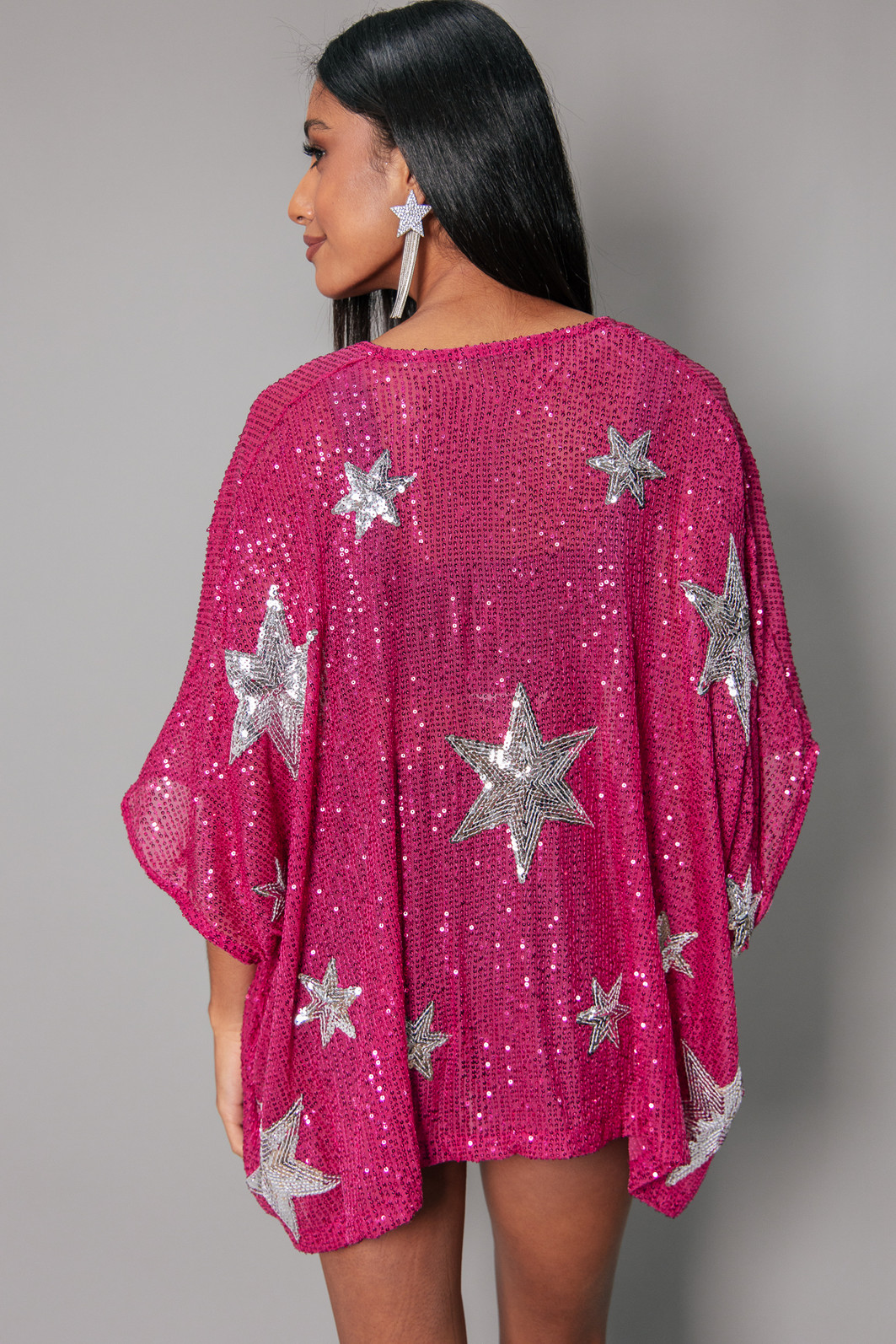 KIMONO DE PAETÊ ROSA COM BORDADO ESTRELAS PRATA