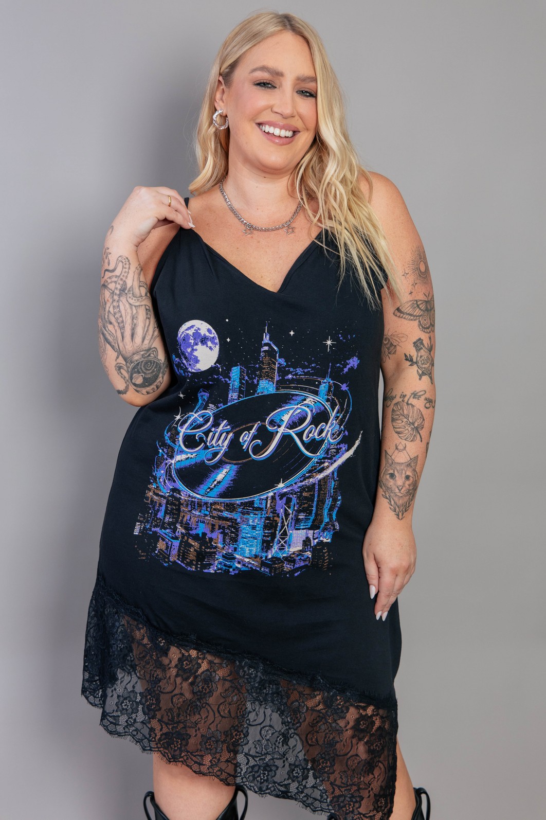 VESTIDO DE ALCINHA PRETO COM RENDA CITY OF ROCK VESTIDO DE ALCINHA PRETO COM RENDA CITY OF ROCK