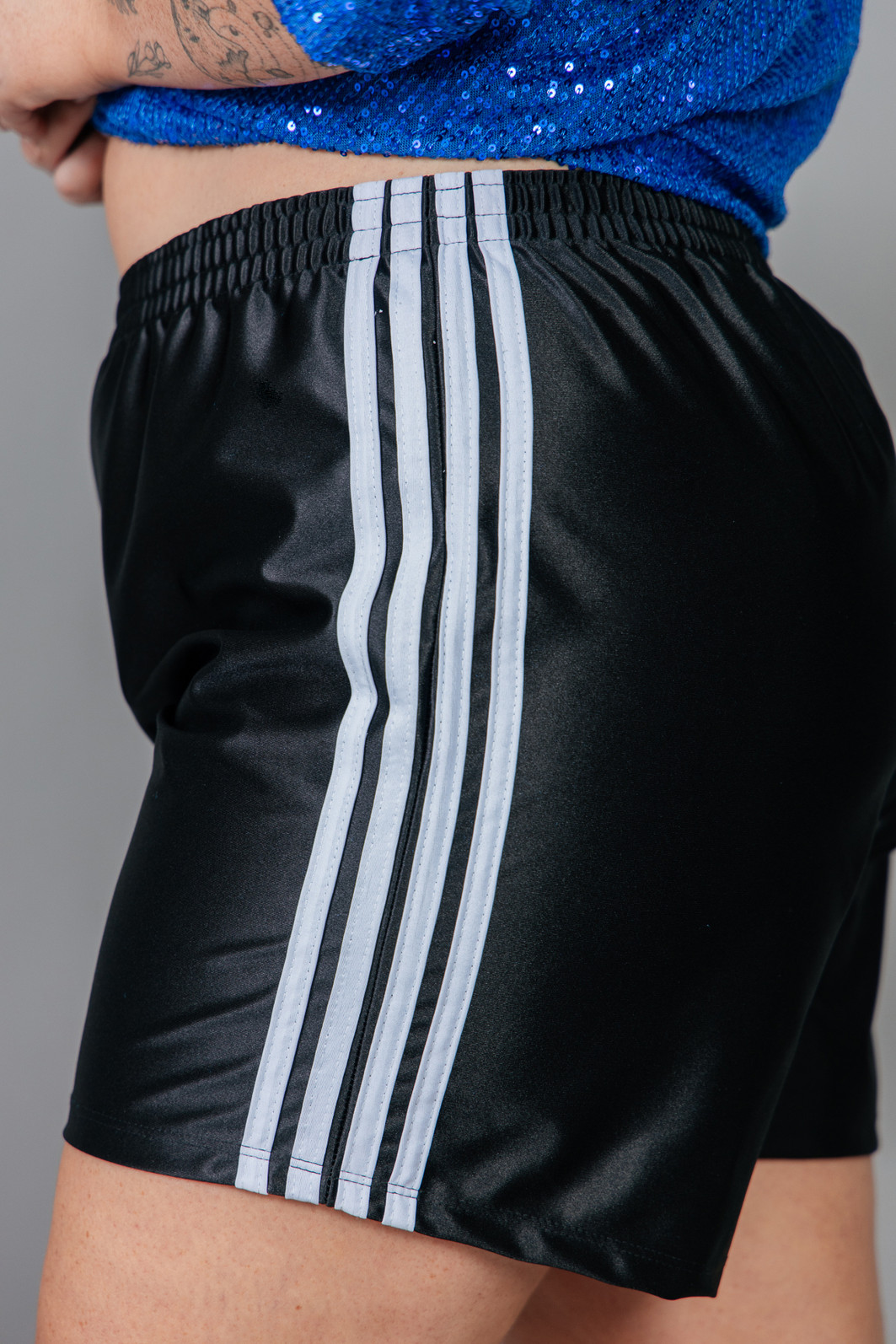 BERMUDA SPORT PRETA COM LISTRAS BERMUDA SPORT PRETA COM LISTRAS