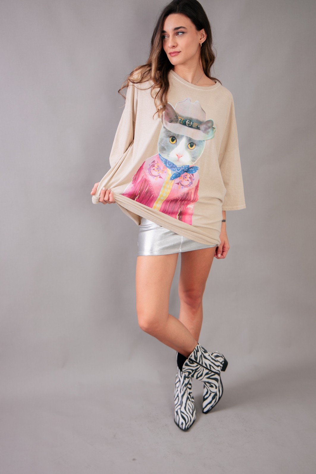 CAMISETA T-SHIRT OVERSIZED BEGE CAT COWBOY