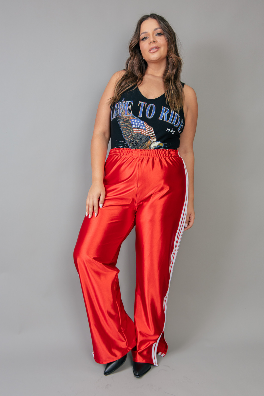 CALÇA SPORT VERMELHA COM LISTRAS CALÇA SPORT VERMELHA COM LISTRAS