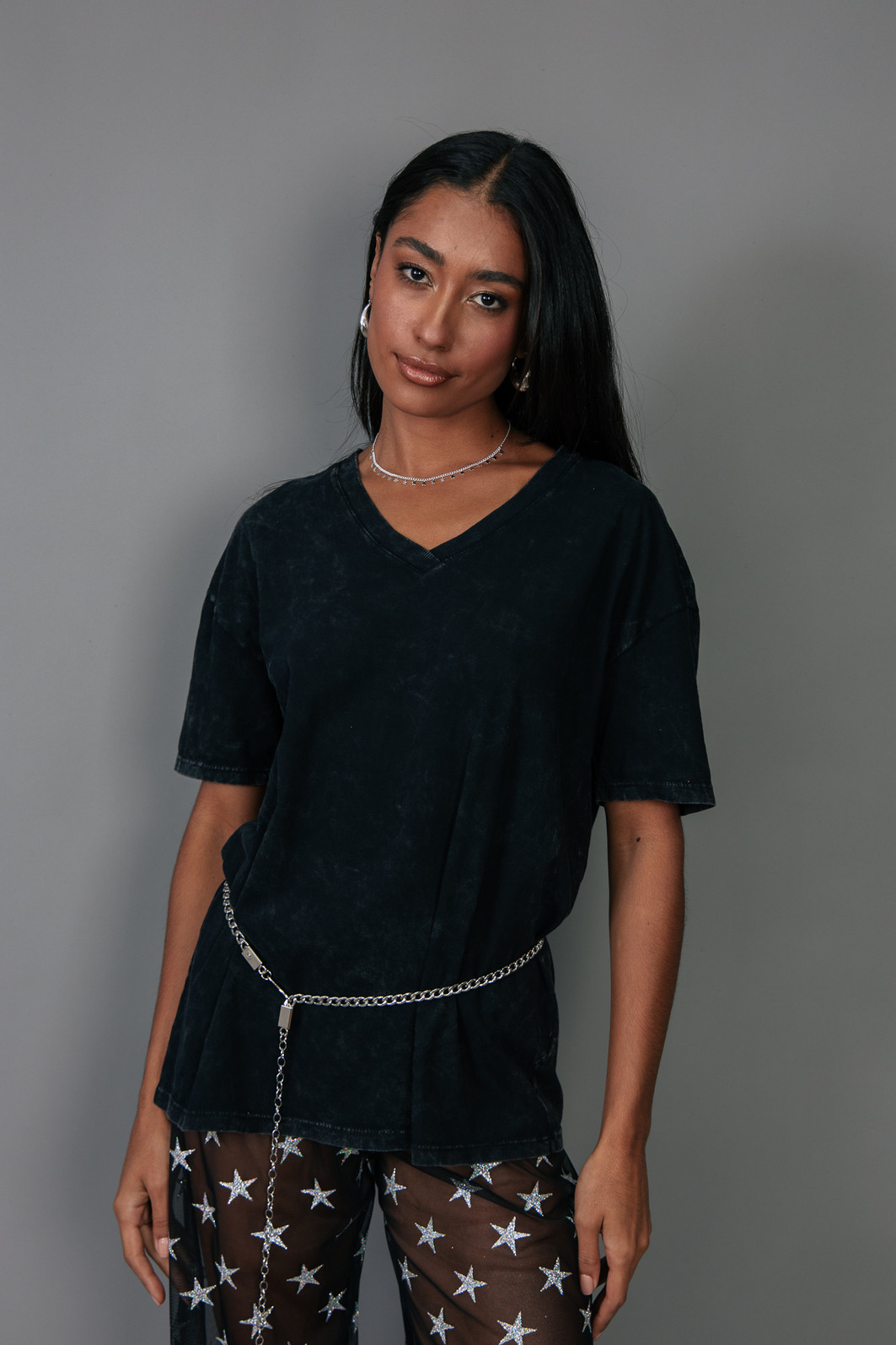 T-SHIRT VINTAGE DECOTE V BÁSICA ESTONADA