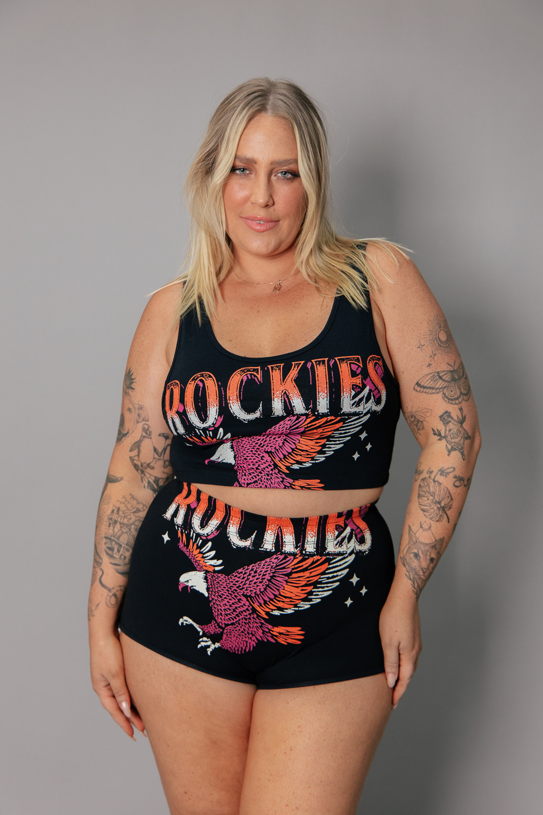 SHORT HOT PANT DE COTTON PRETO COM ESTAMPA ROCKIES