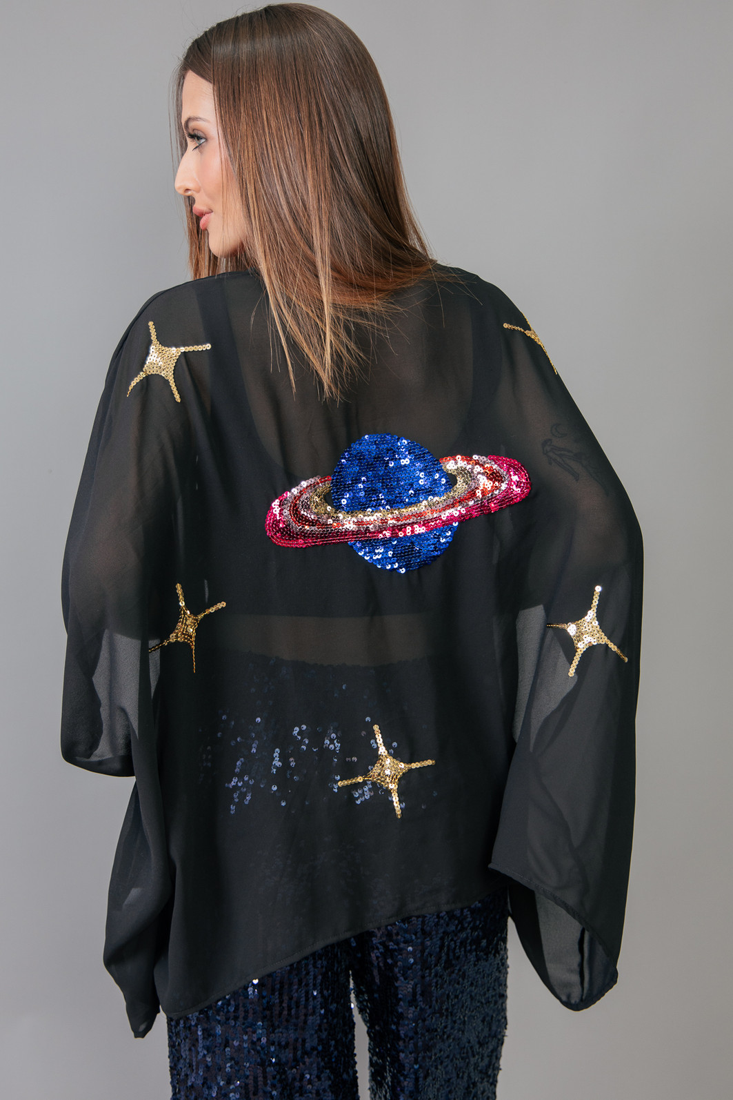 KIMONO PRETO DE TECIDO COM BORDADO DE PAETÊ PLANETA KIMONO PRETO DE TECIDO COM BORDADO DE PAETÊ PLANETA