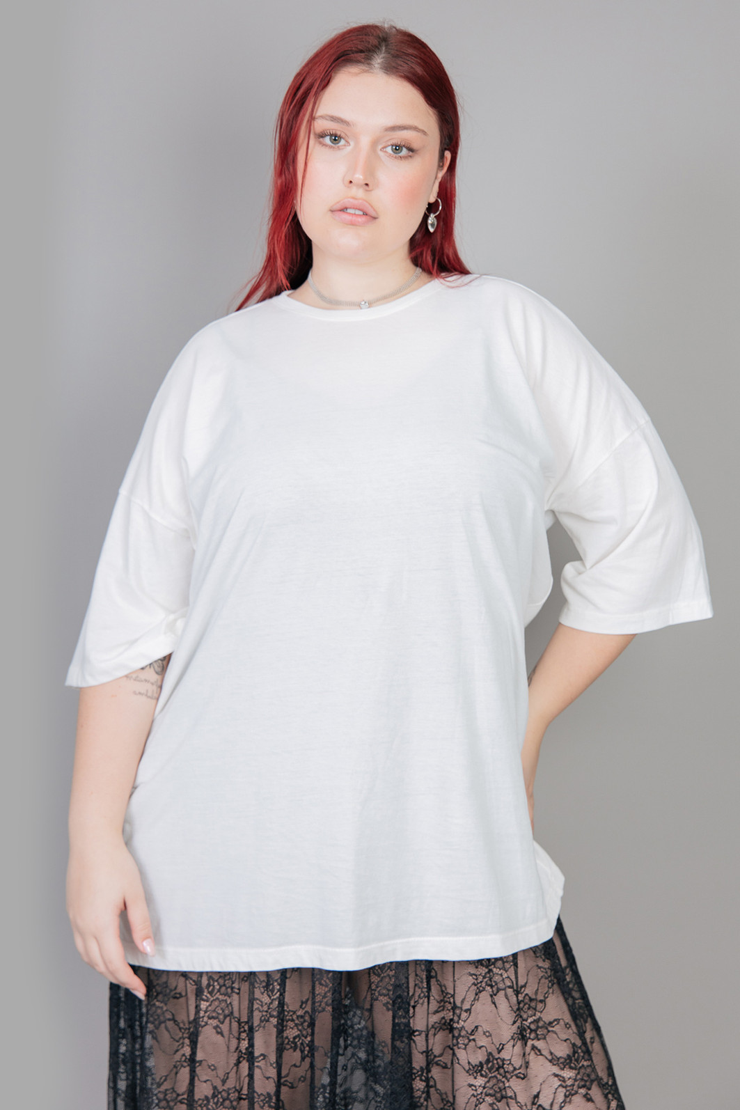 CAMISETA T-SHIRT OVERSIZED BÁSICA OFF WHTE CAMISETA T-SHIRT OVERSIZED BÁSICA OFF WHTE